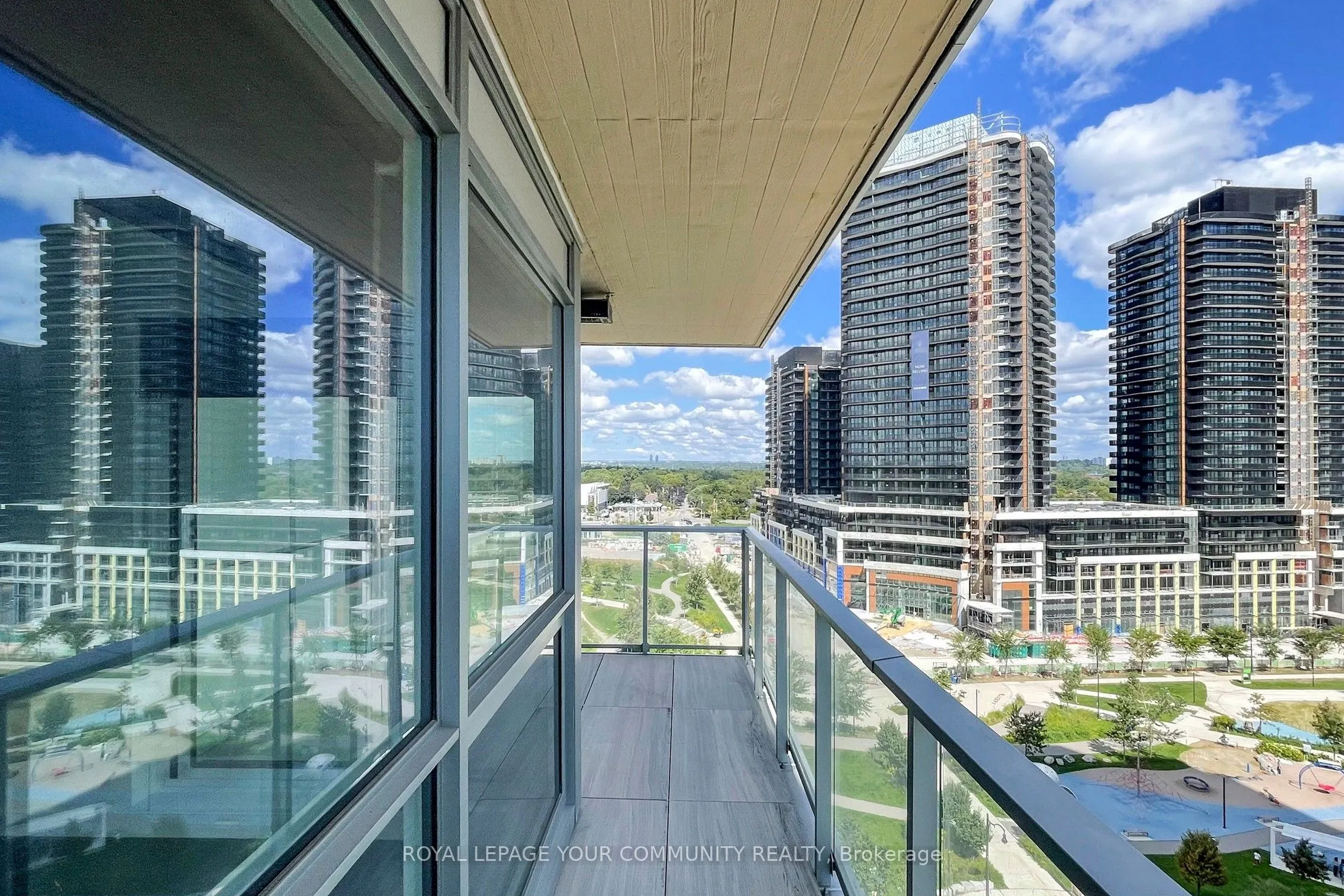 27 Mcmahon Drive, #1112