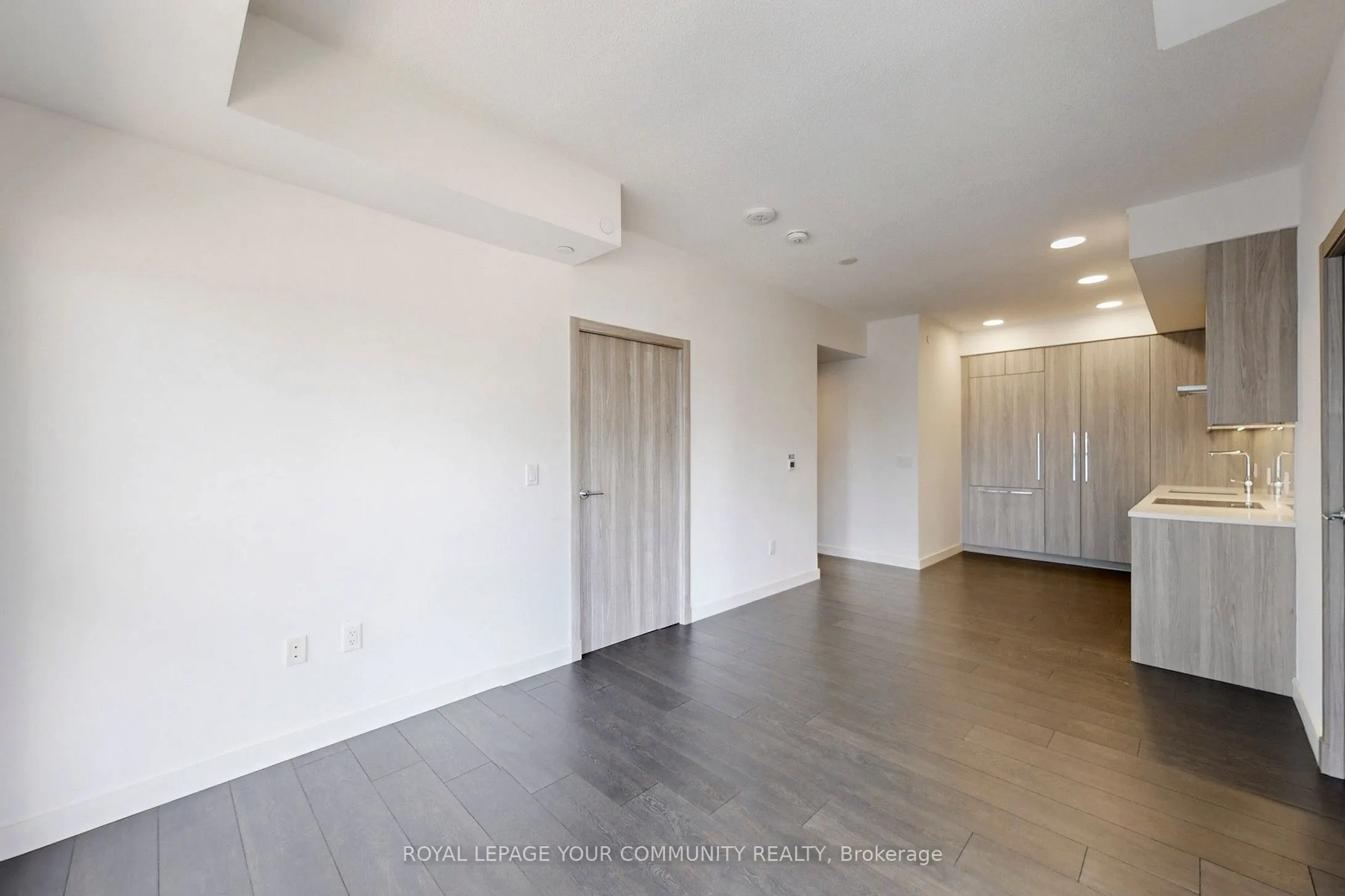 27 Mcmahon Drive, #1112