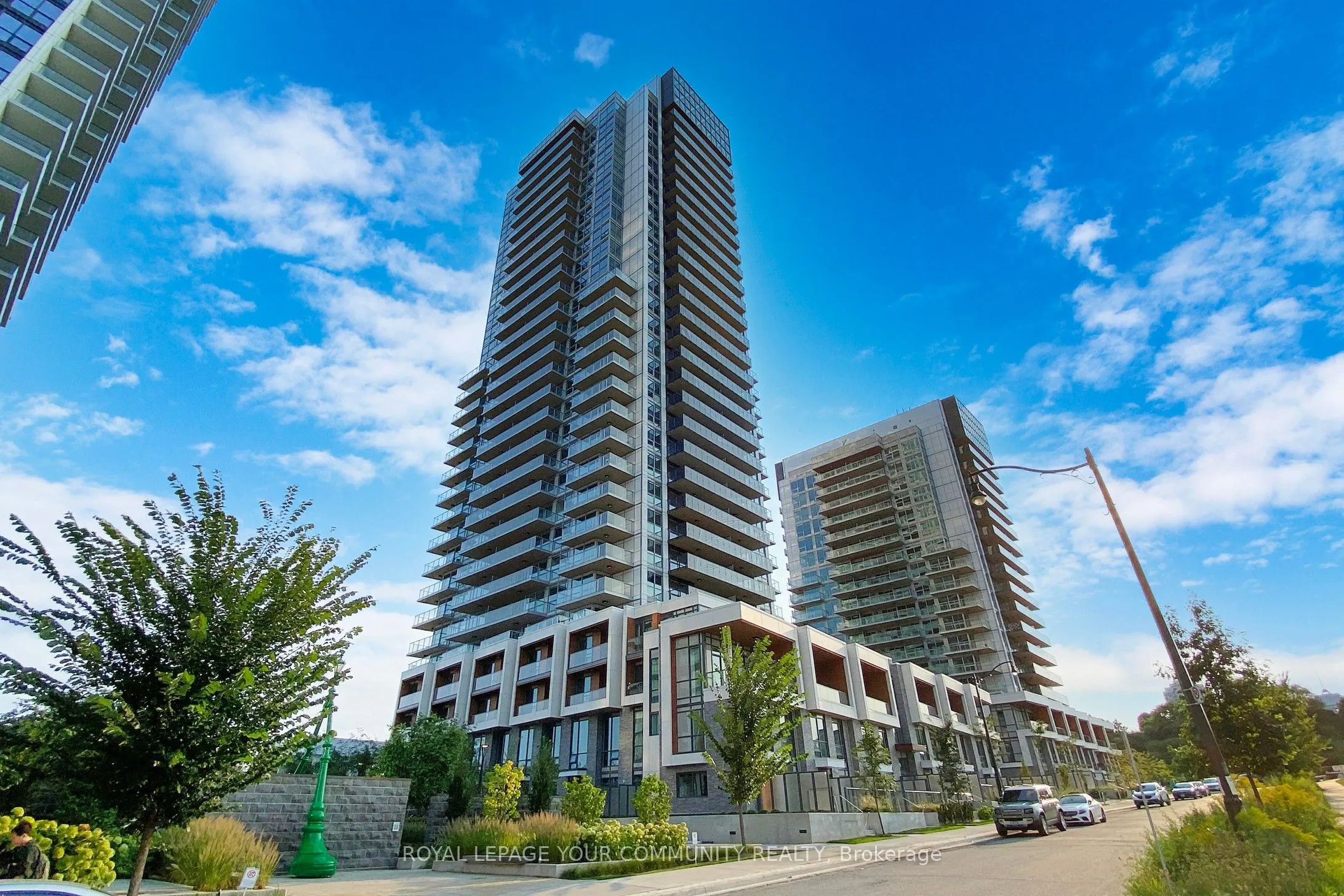 27 Mcmahon Drive, #1112