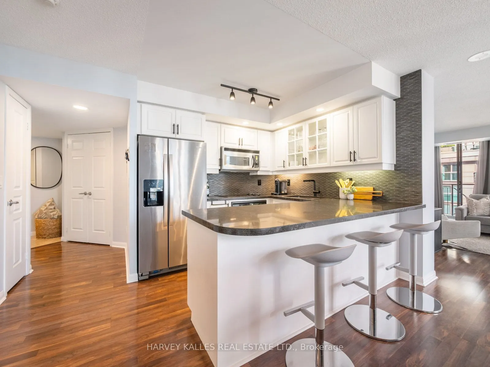 140 Simcoe Street, #1309