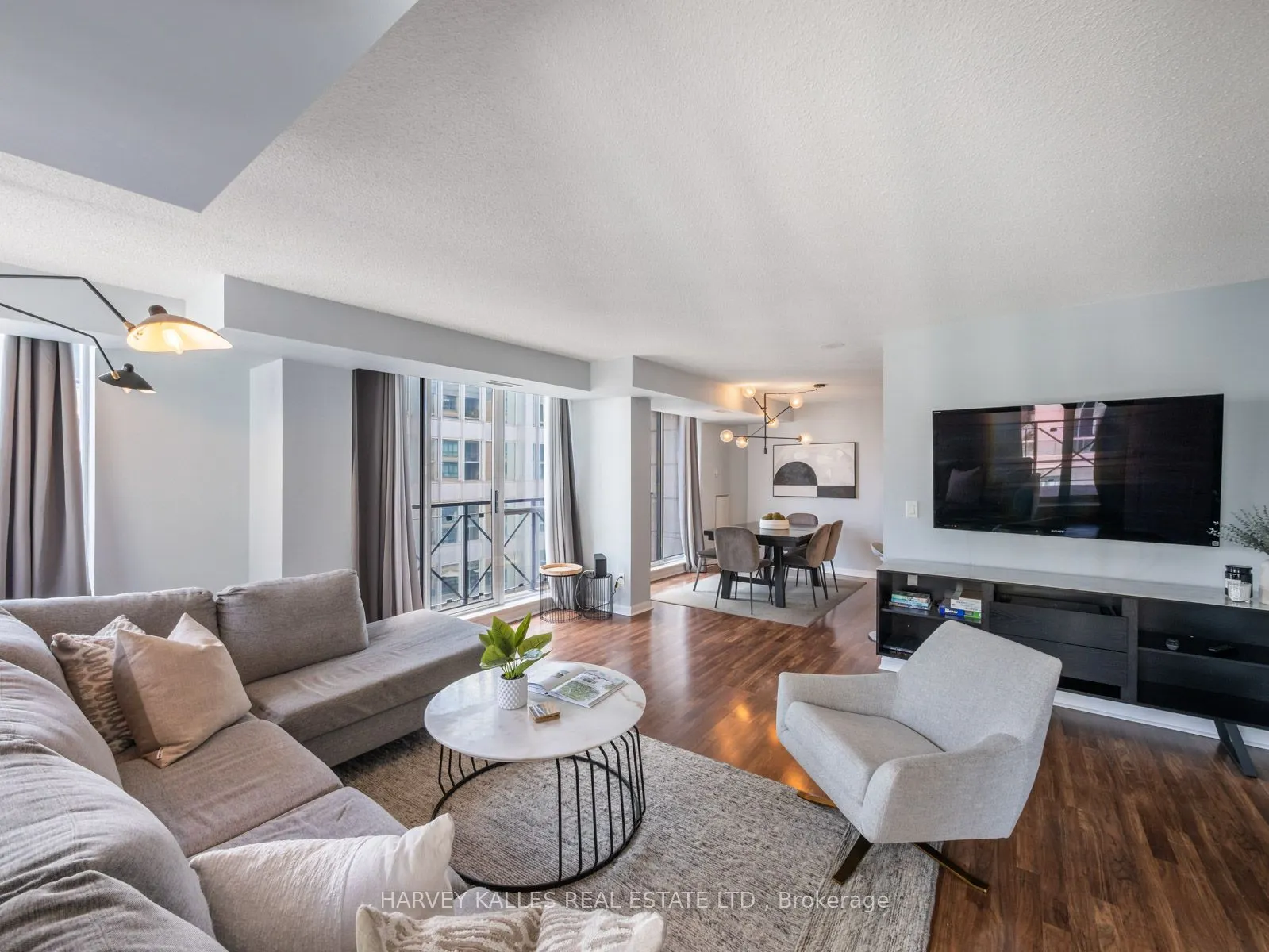 140 Simcoe Street, #1309