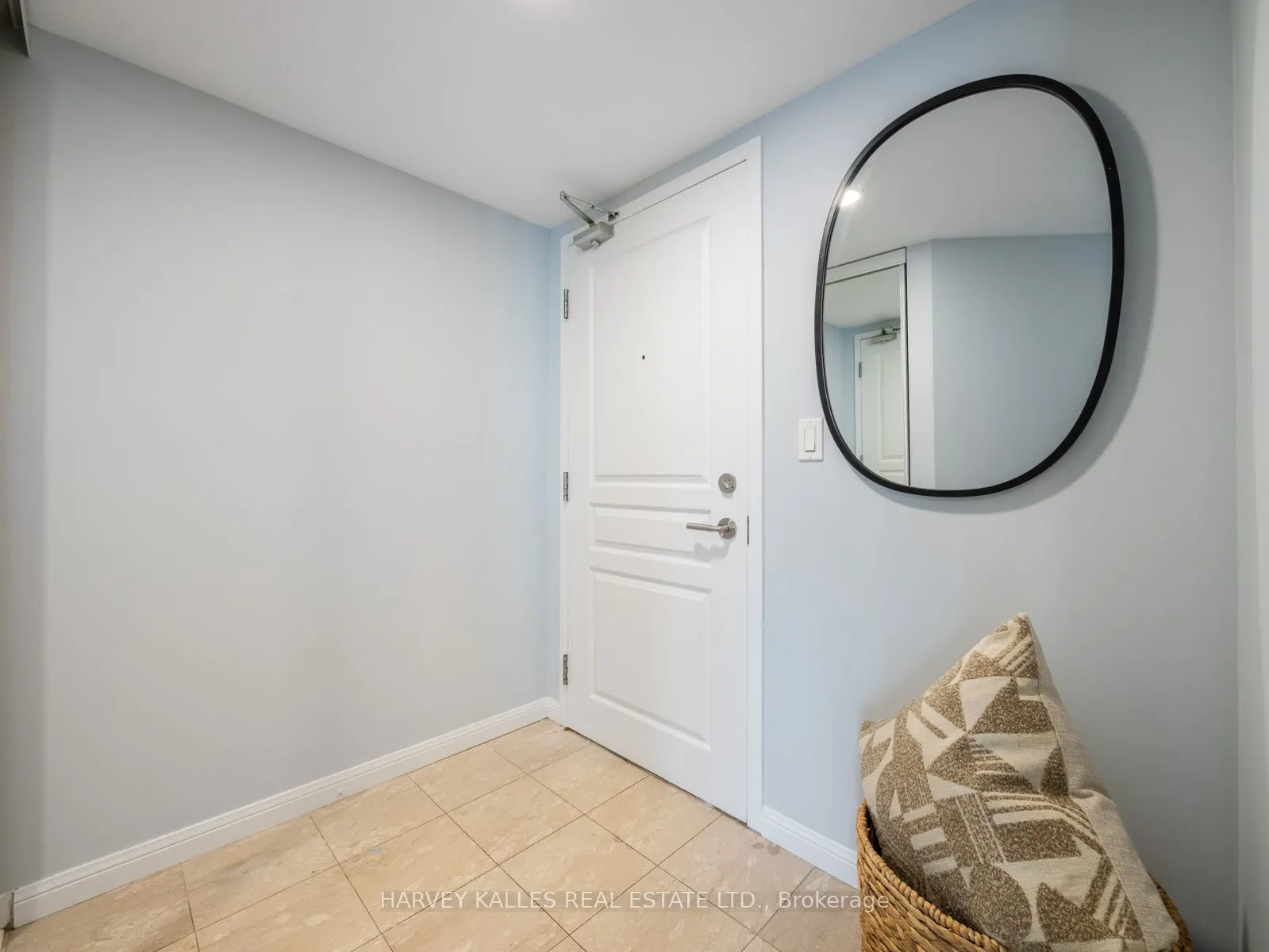 140 Simcoe Street, #1309