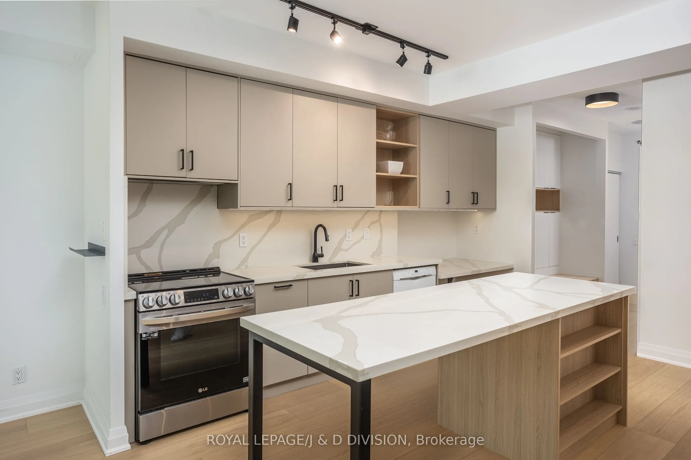 20 Scrivener Square, #606