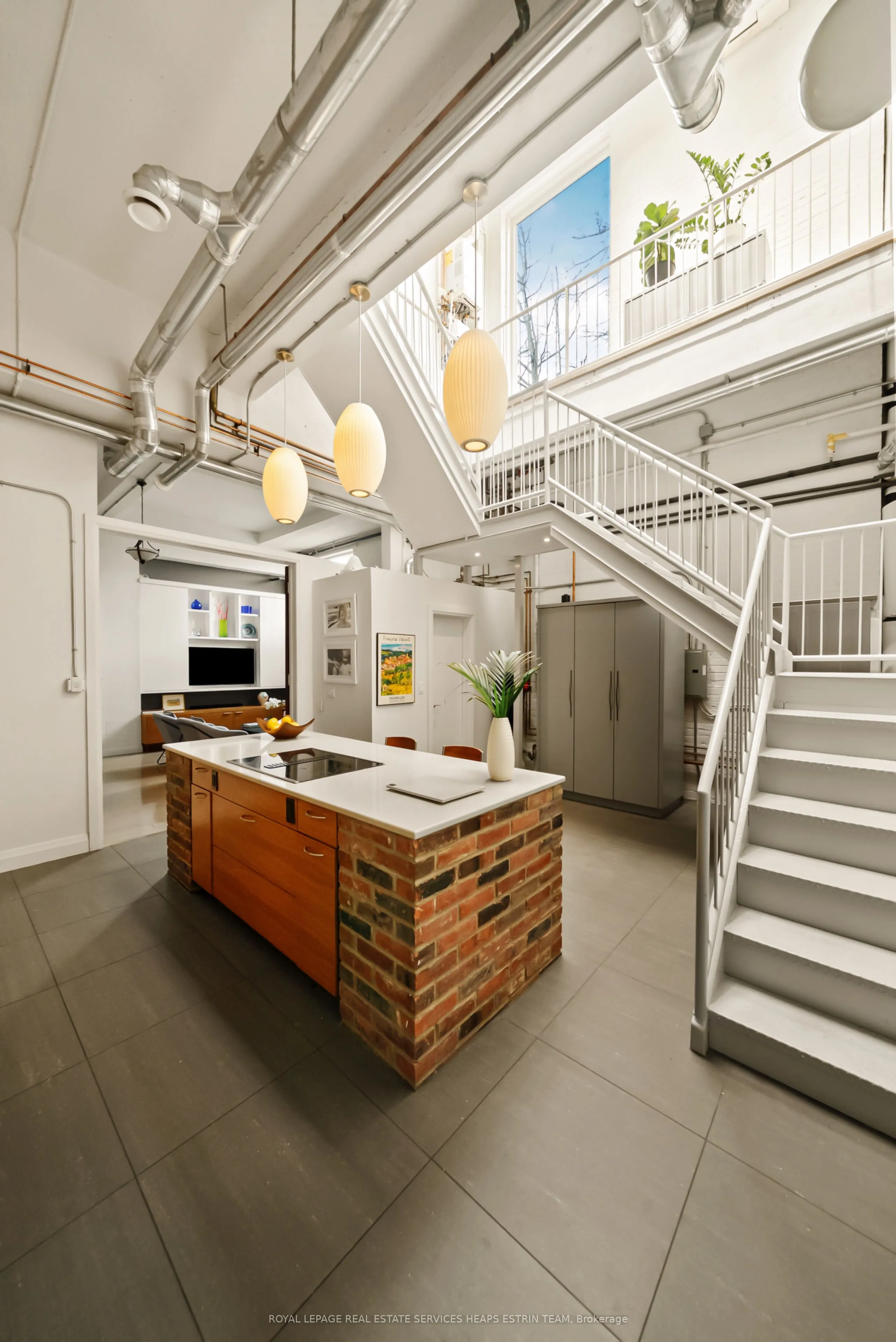 264 Seaton Street, #205