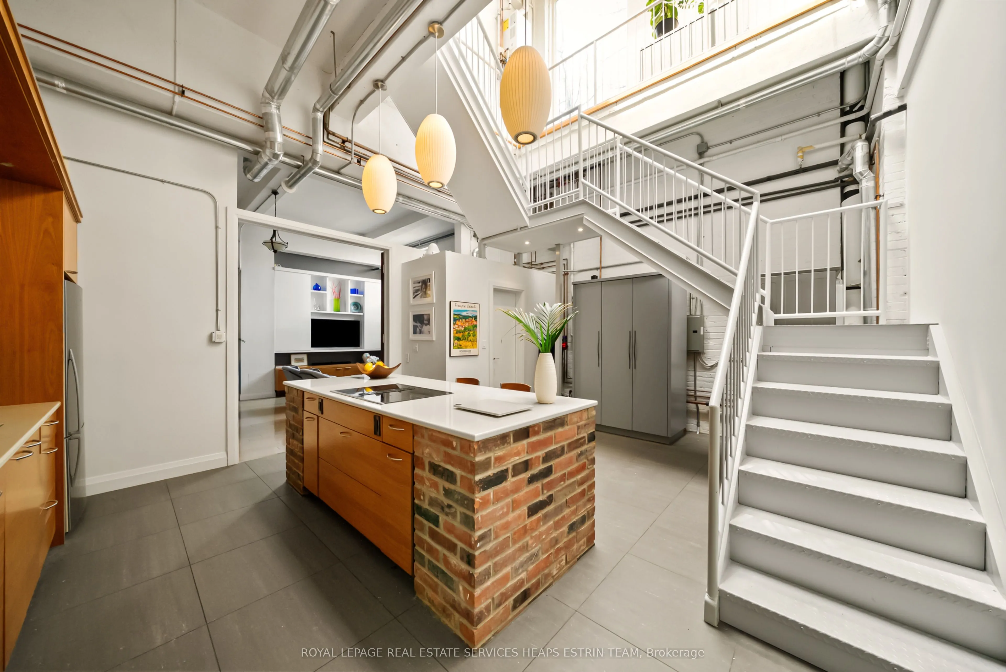 264 Seaton Street, #205