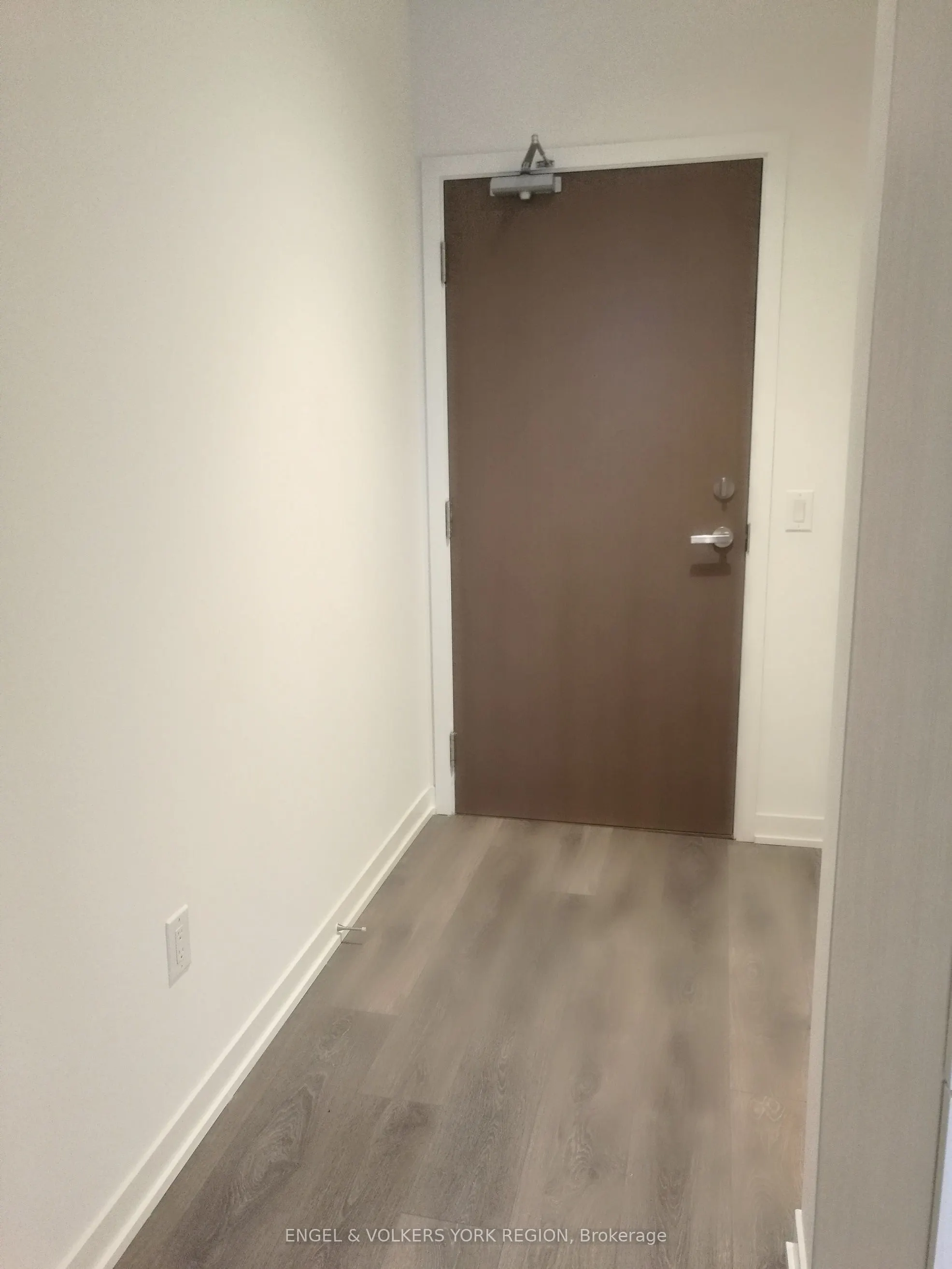 20 Richardson Street S, #301