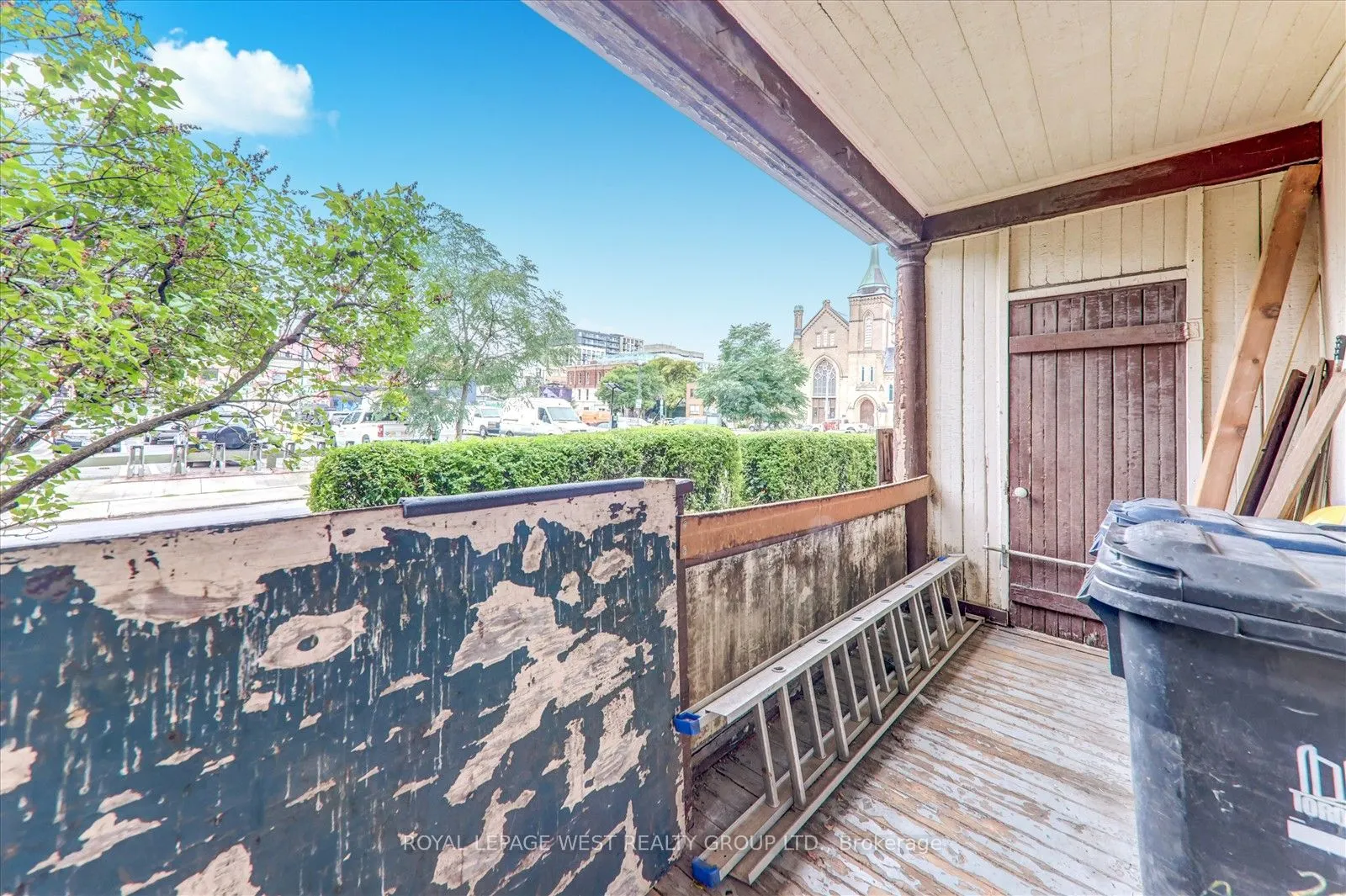 24 Augusta Avenue W