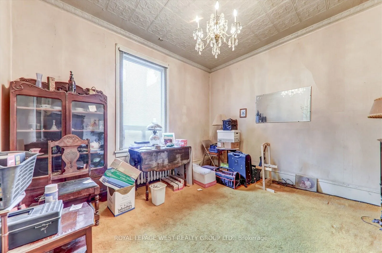 24 Augusta Avenue W
