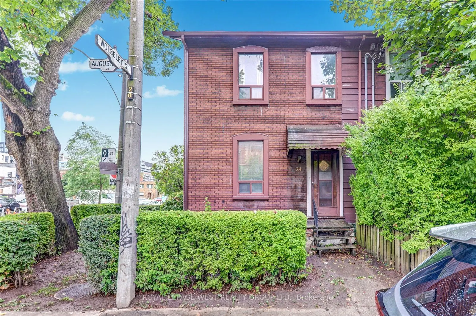 24 Augusta Avenue W
