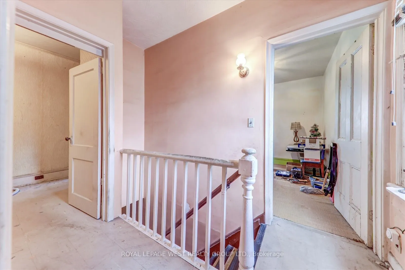 24 Augusta Avenue W