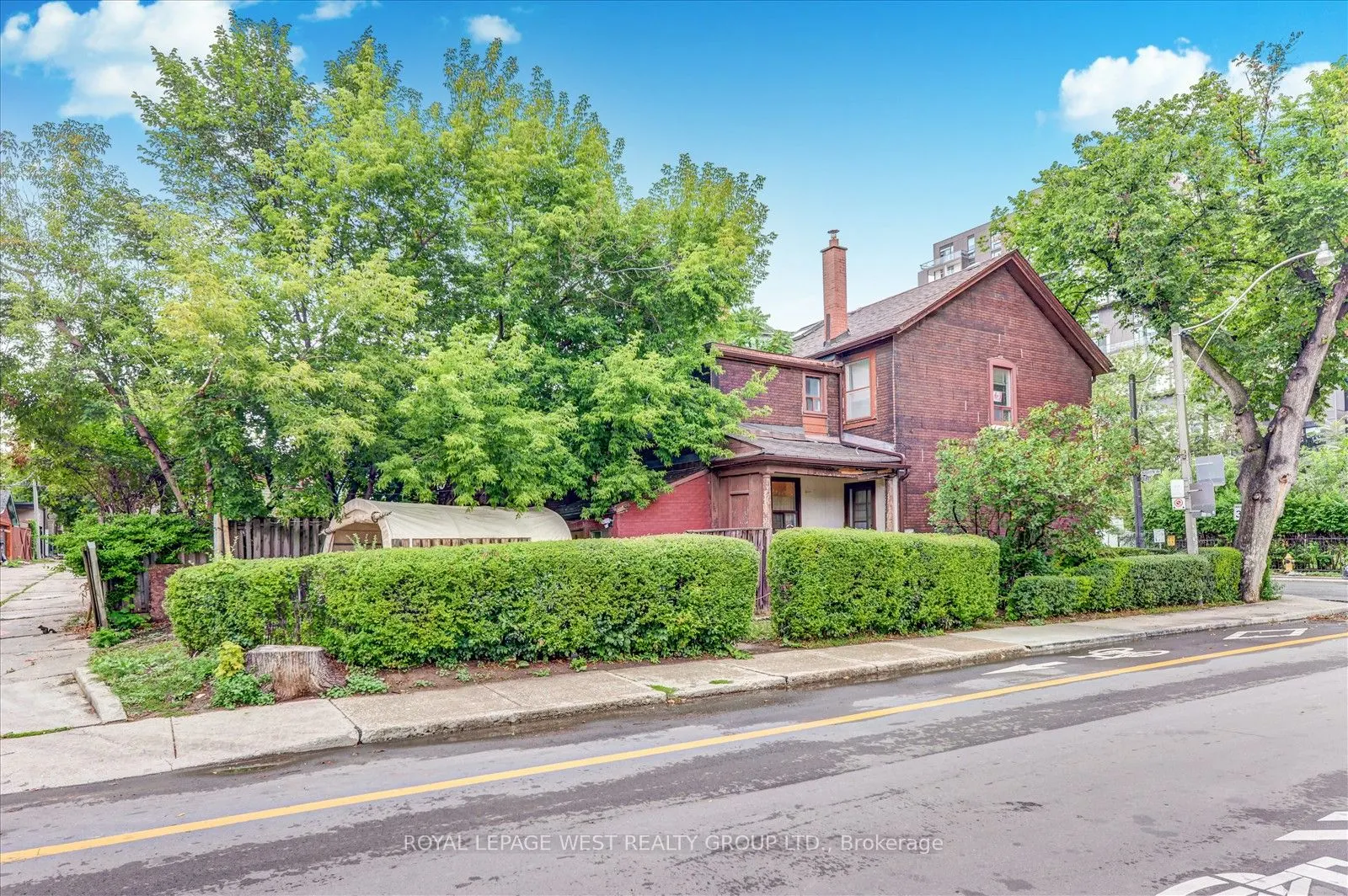 24 Augusta Avenue W