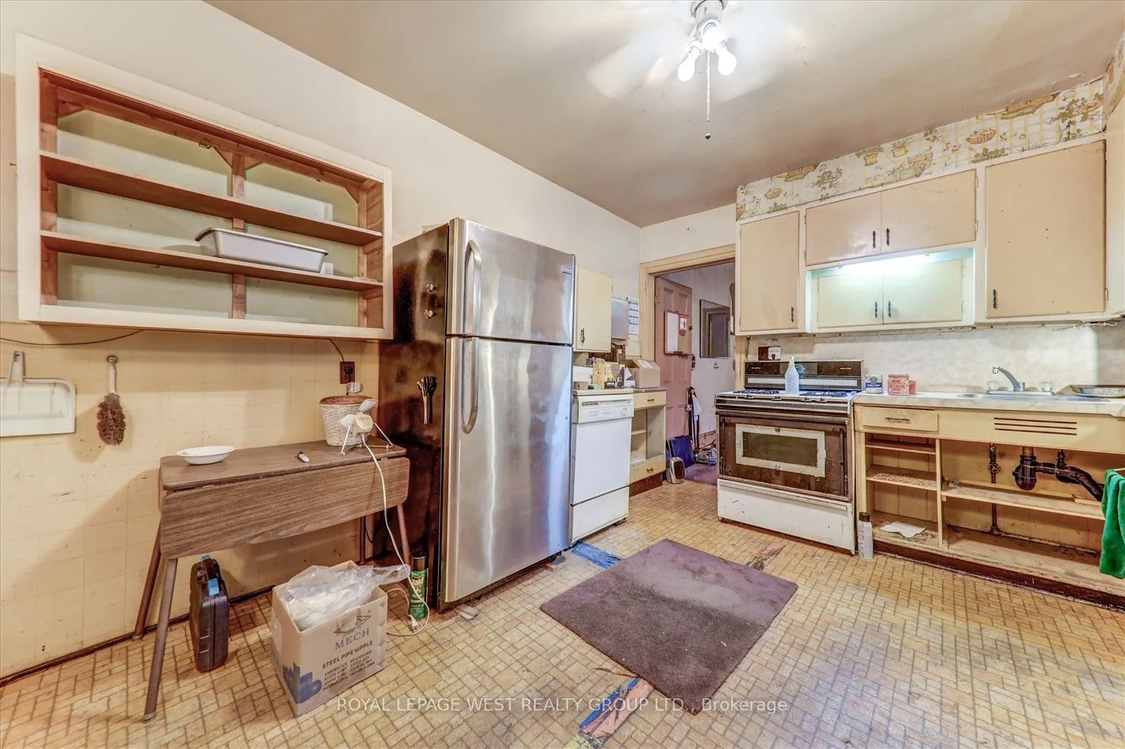 24 Augusta Avenue W
