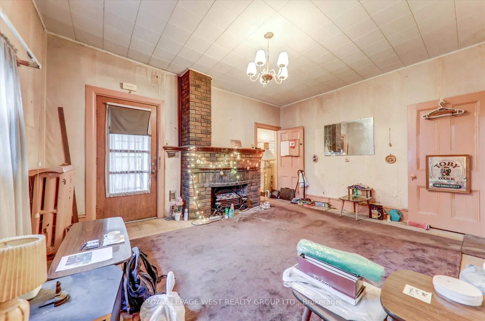 24 Augusta Avenue W