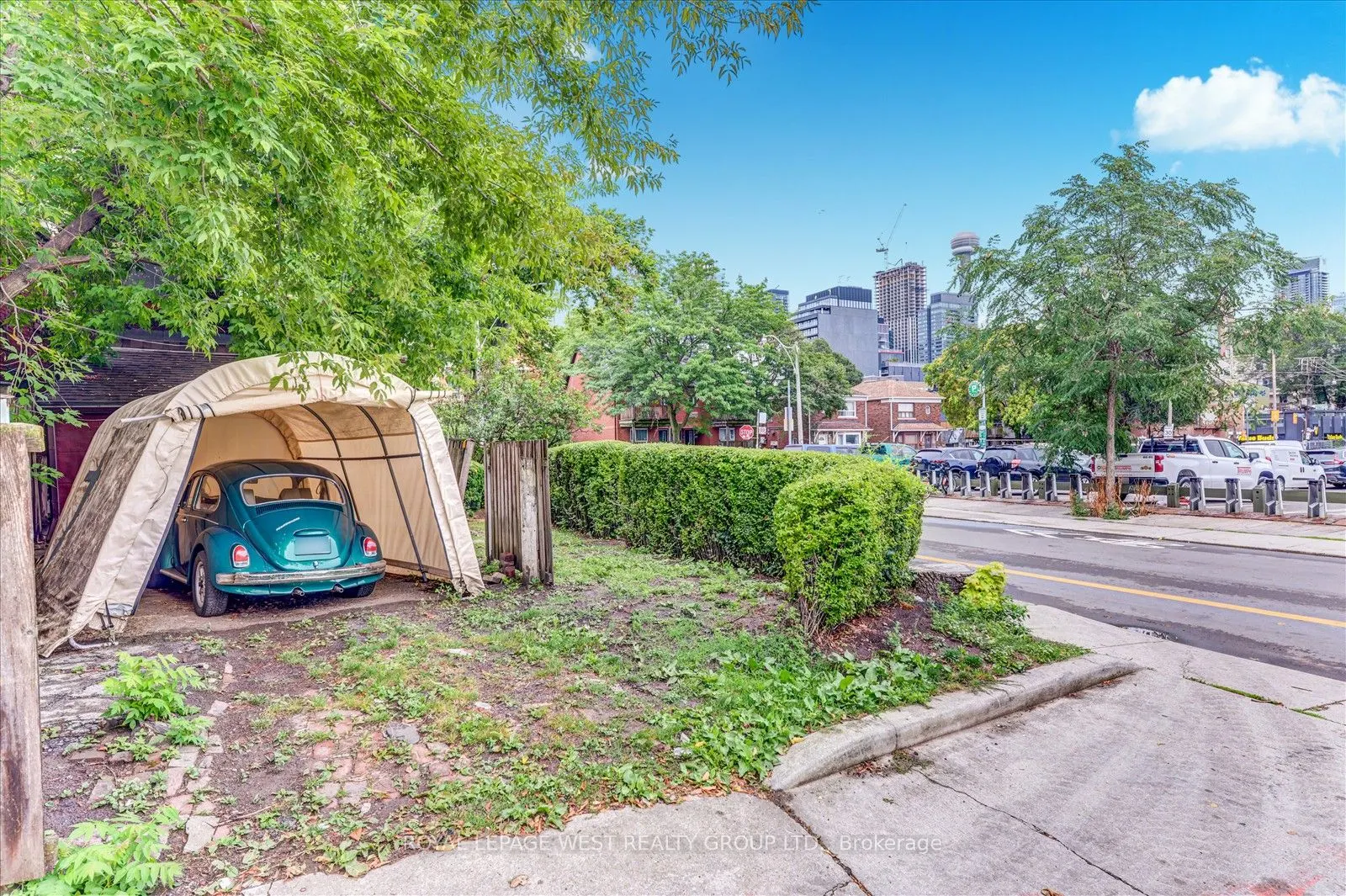 24 Augusta Avenue W