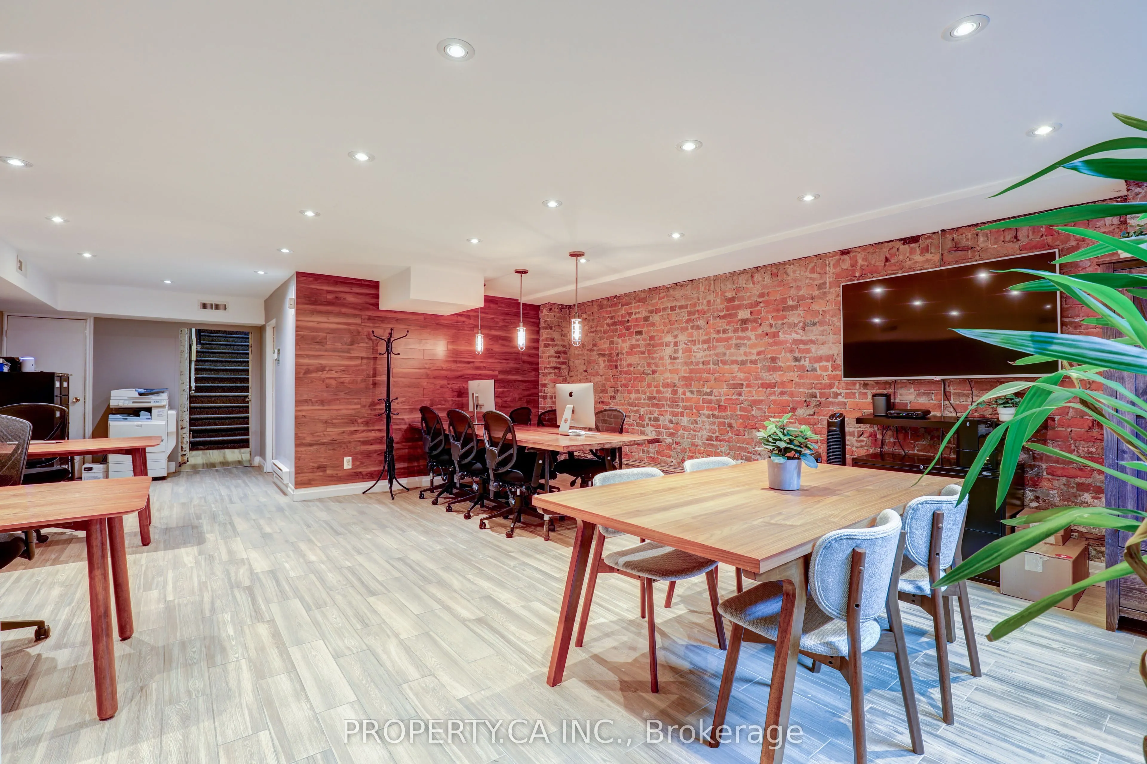 142 King Street E, #Main & Lower