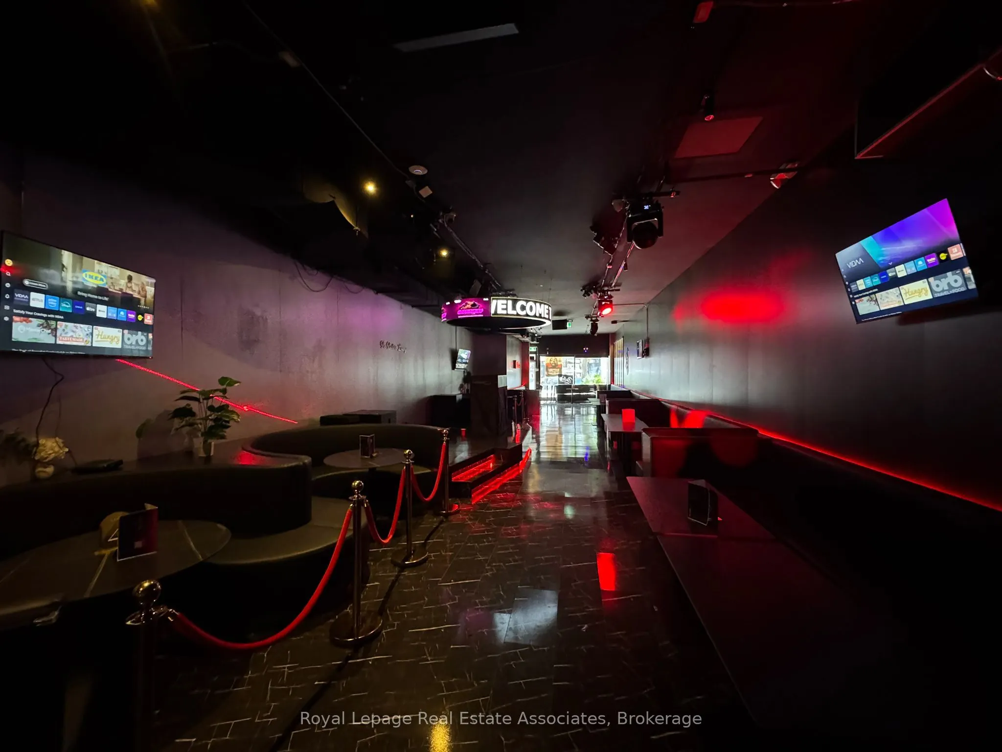 560 Queen Street W