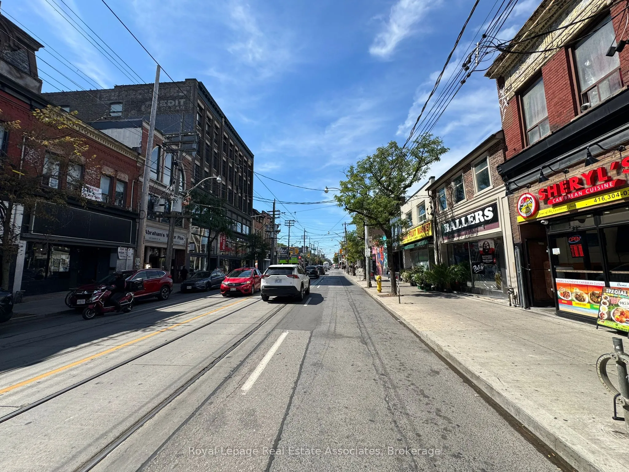 560 Queen Street W