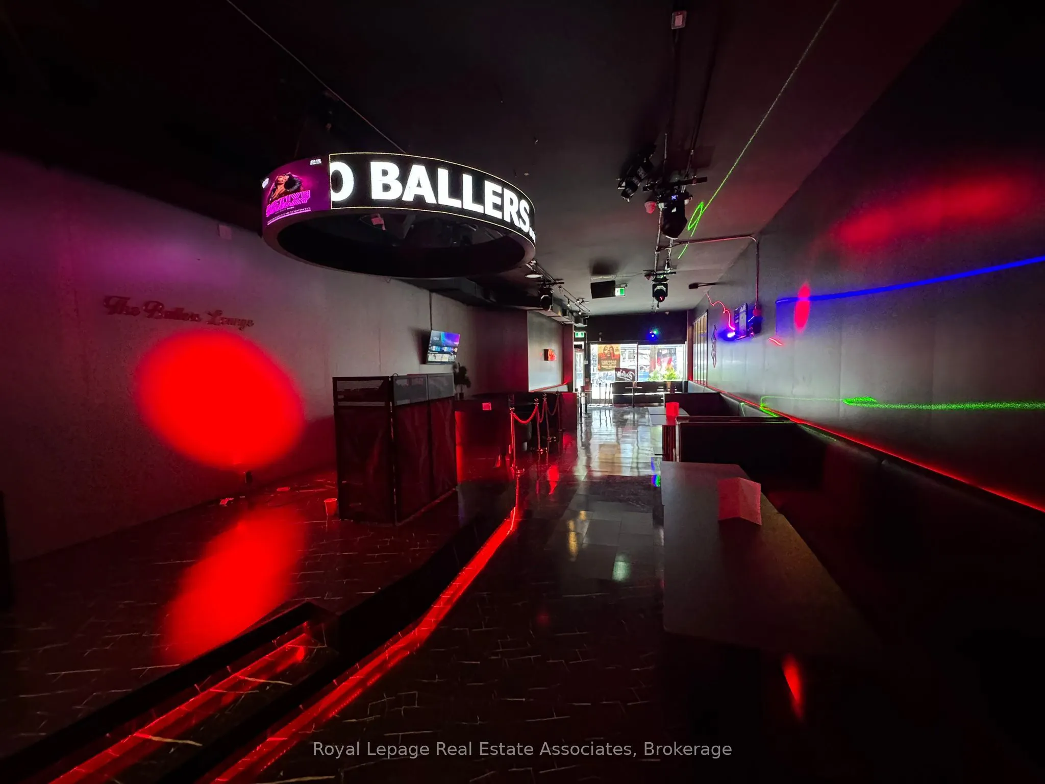 560 Queen Street W