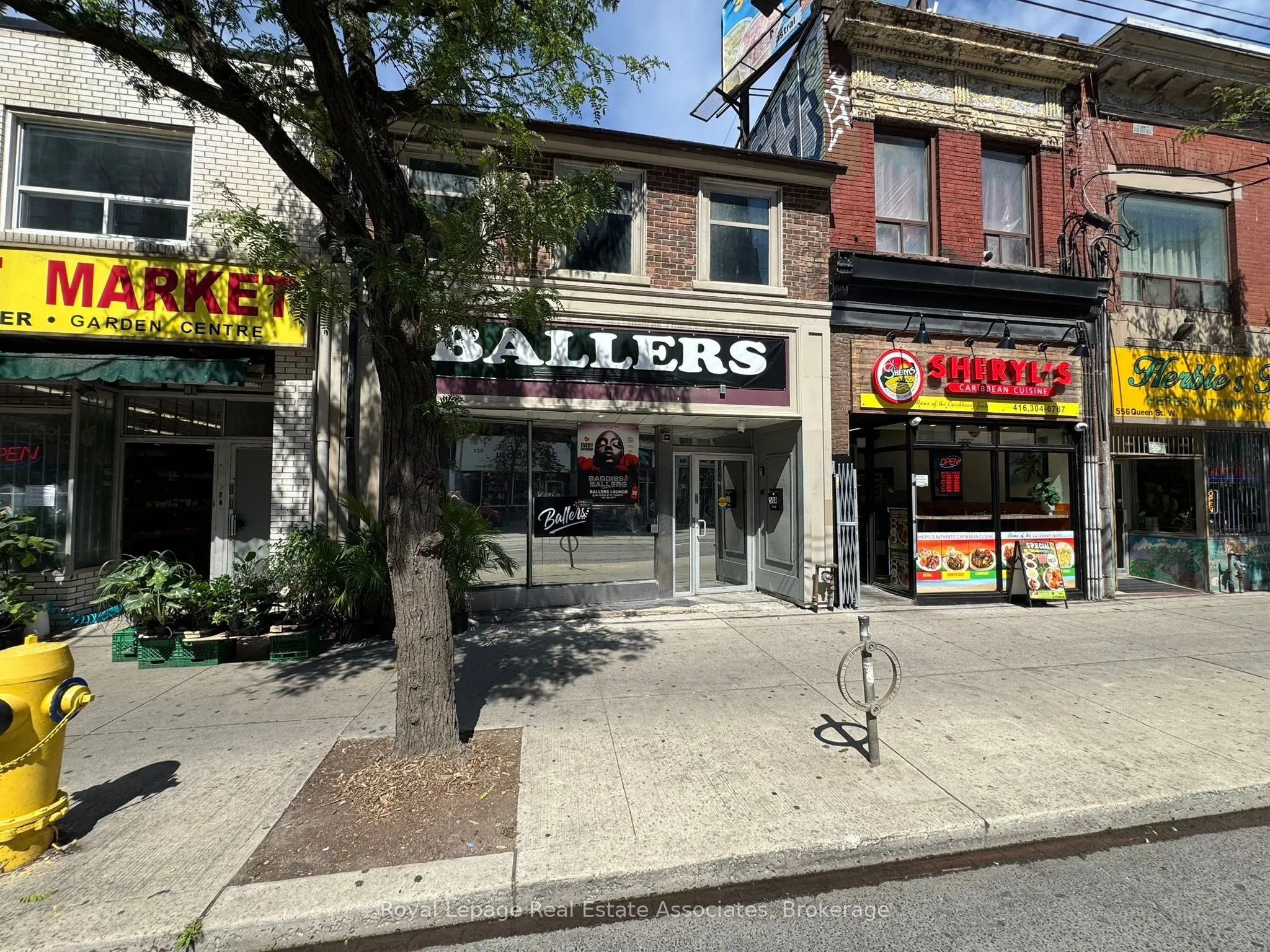 560 Queen Street W