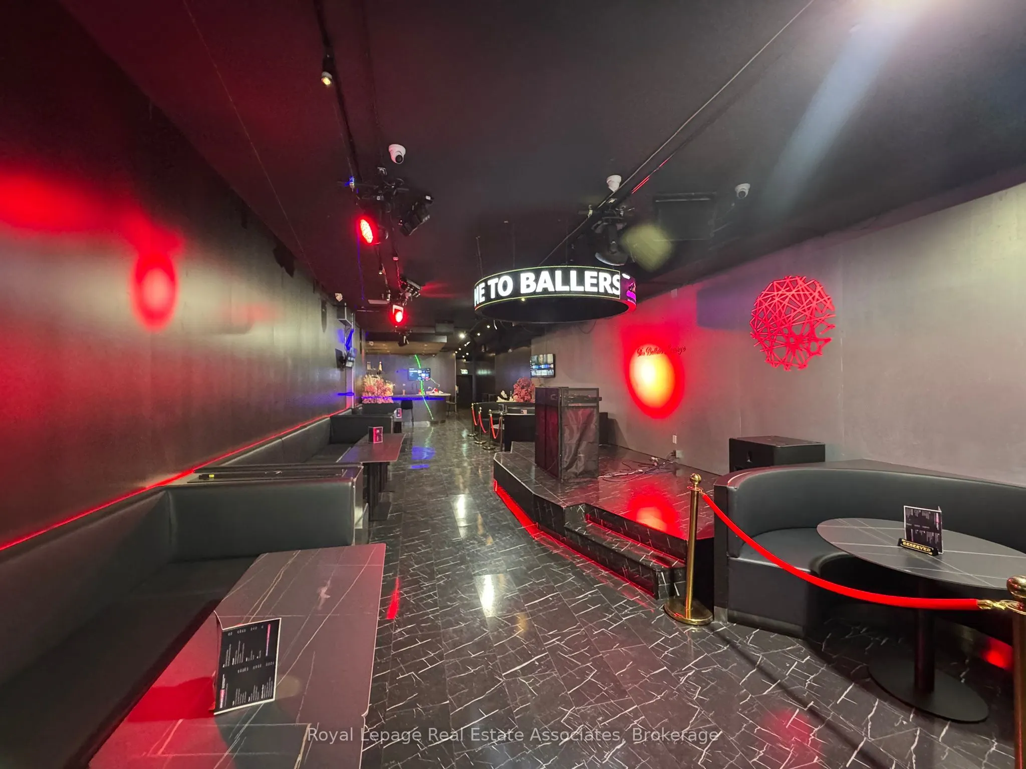 560 Queen Street W