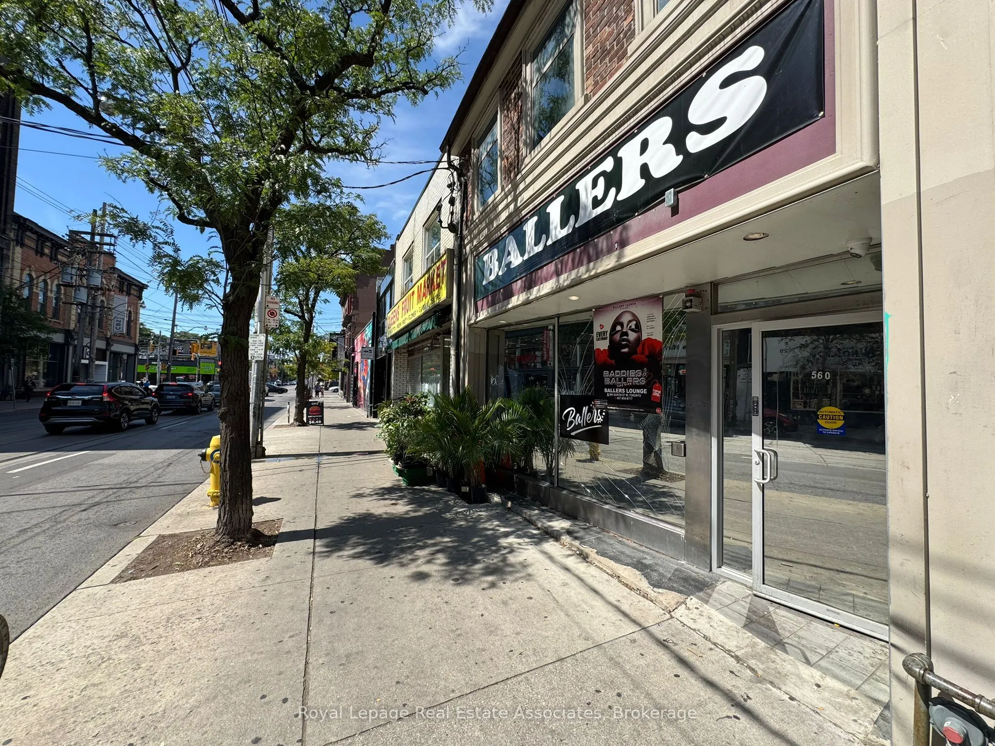 560 Queen Street W