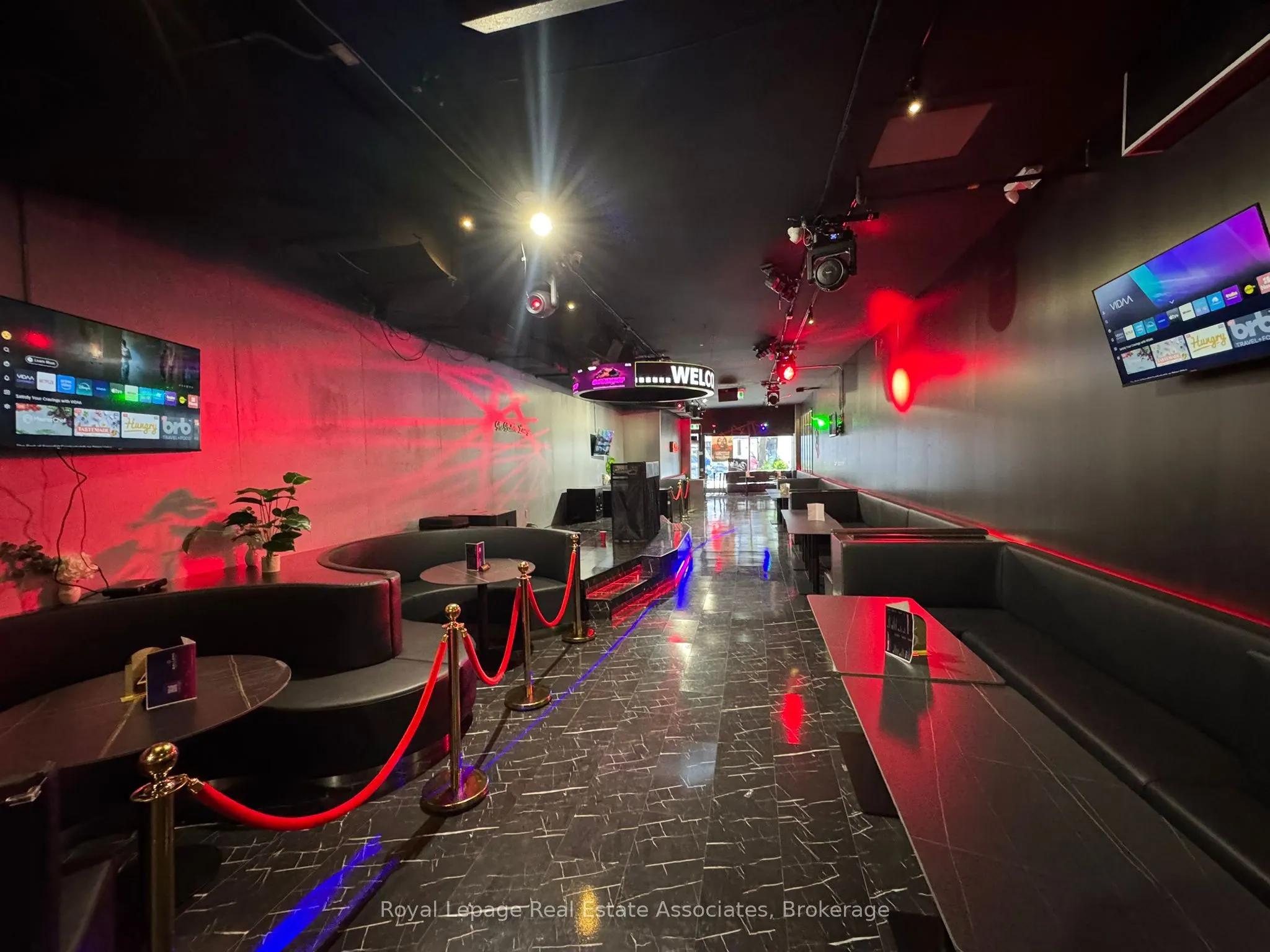 560 Queen Street W