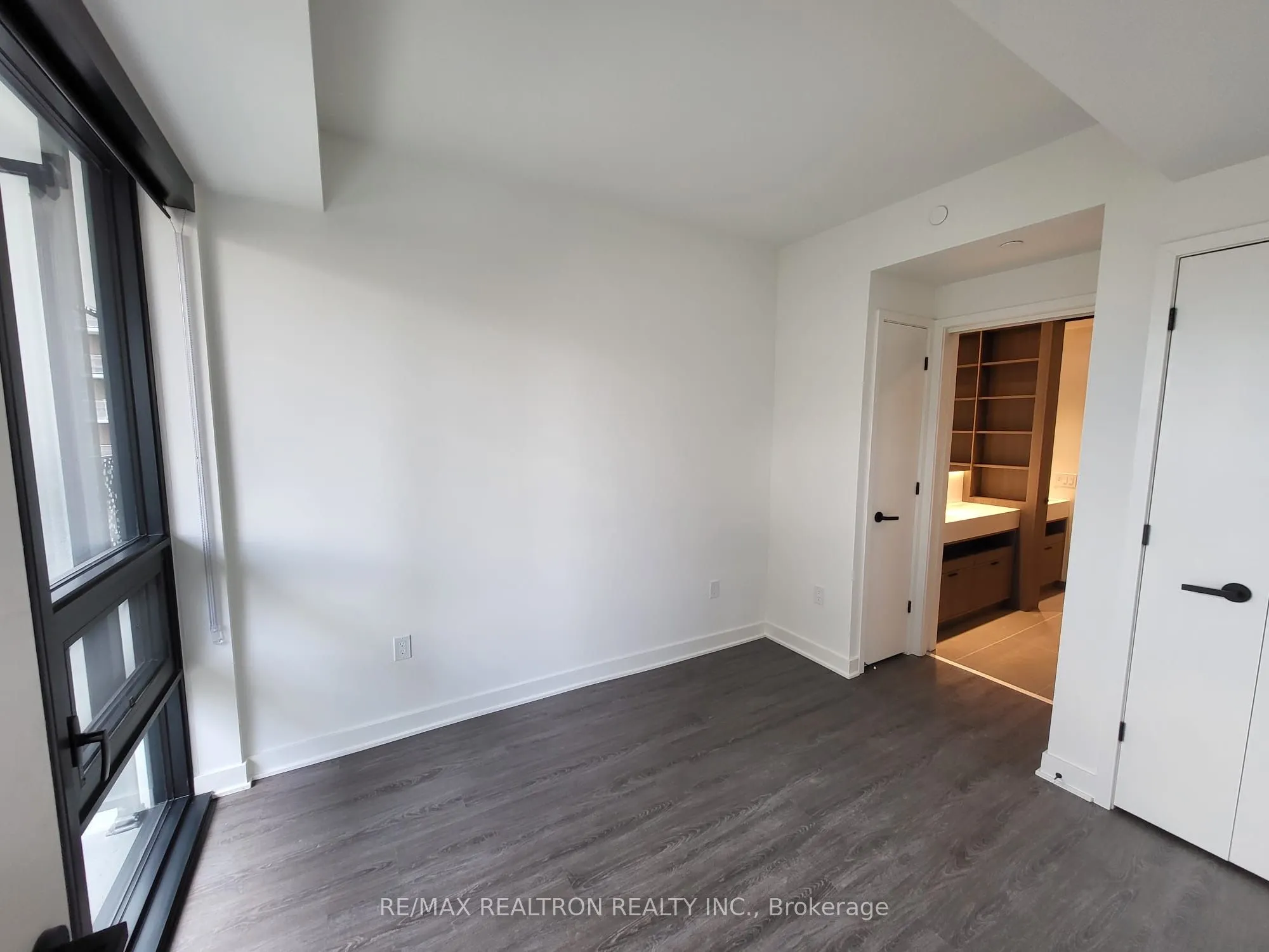 55 Charles Street E, #1502