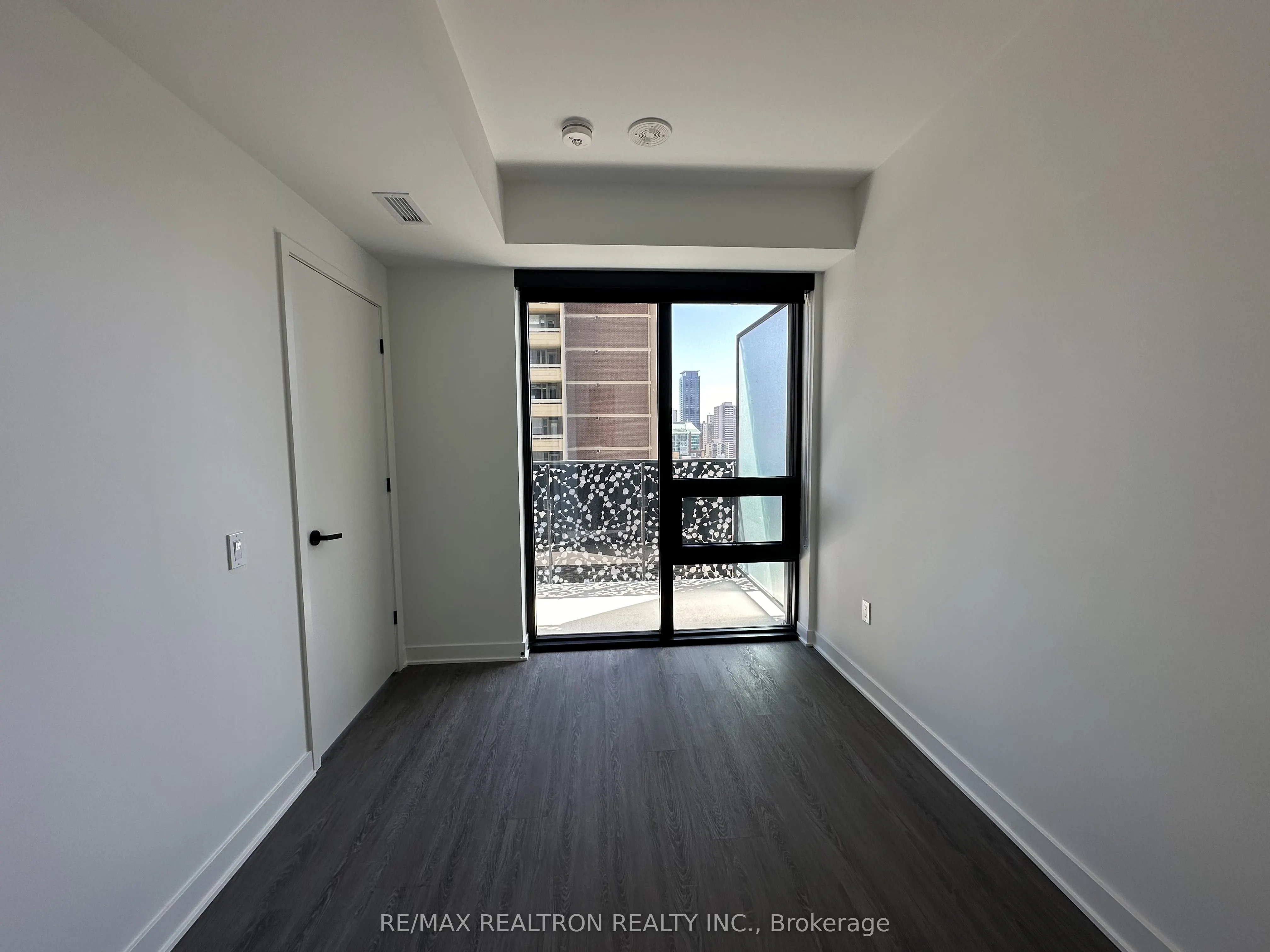 55 Charles Street E, #1502