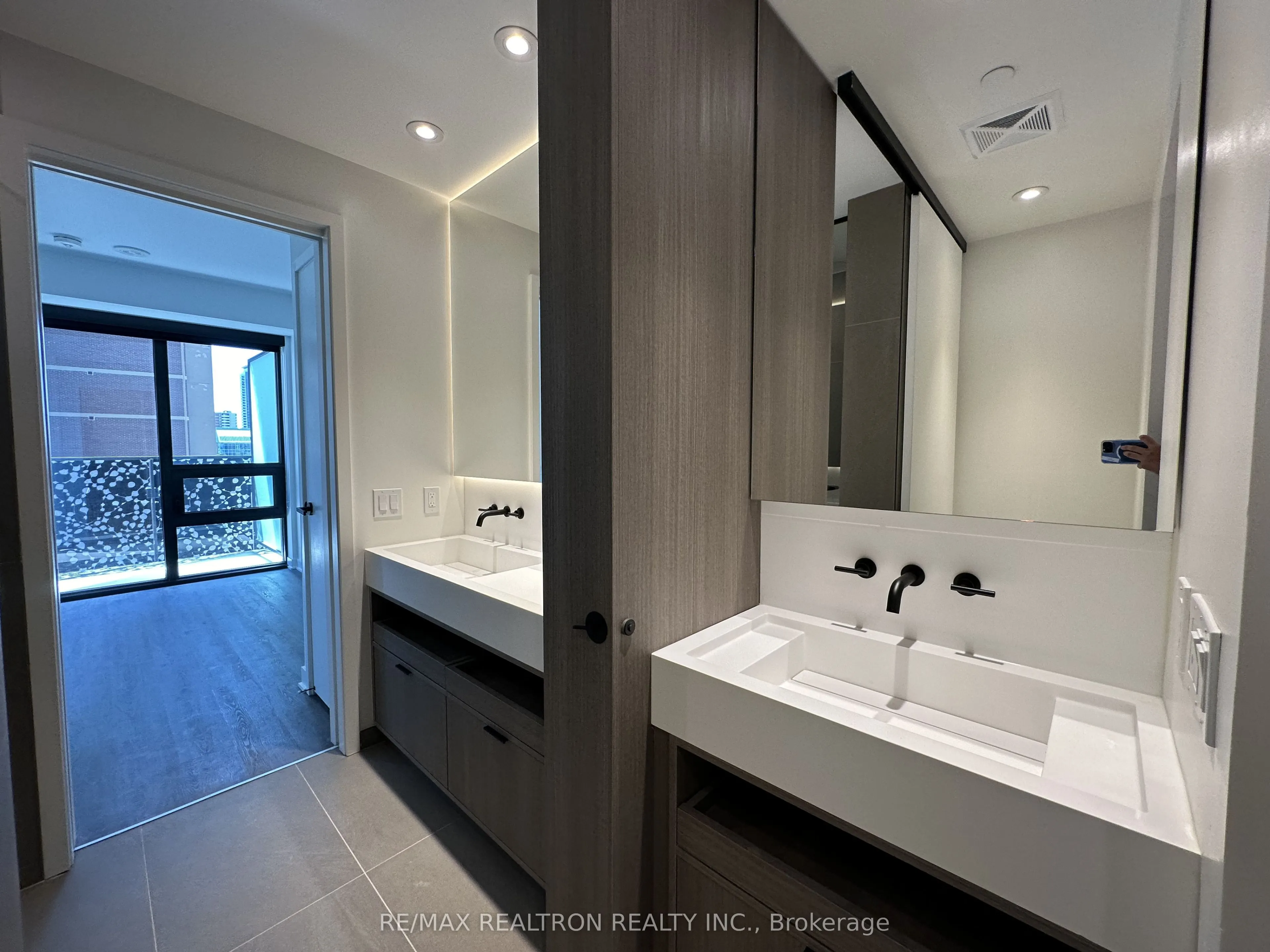 55 Charles Street E, #1502