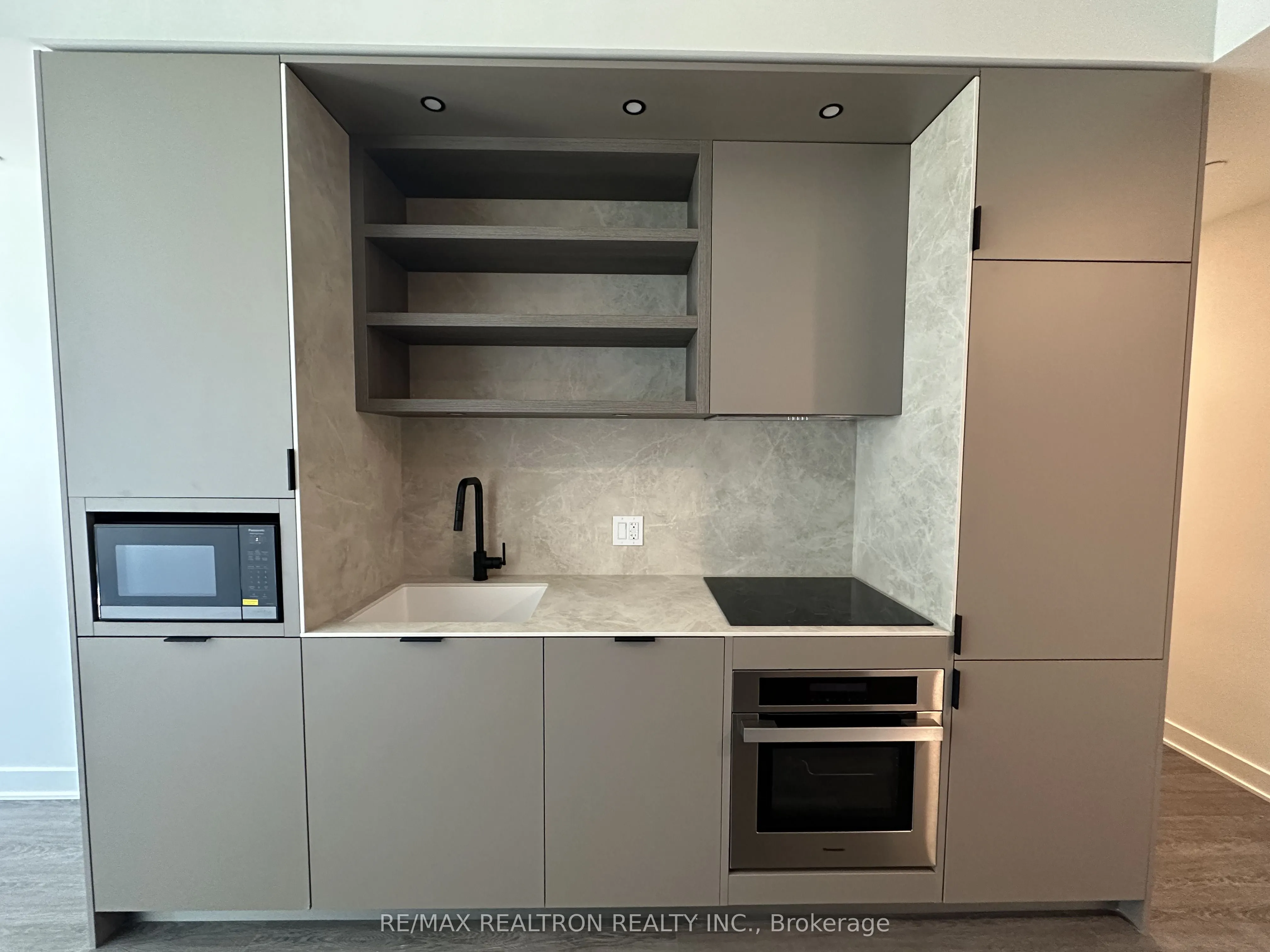 55 Charles Street E, #1502