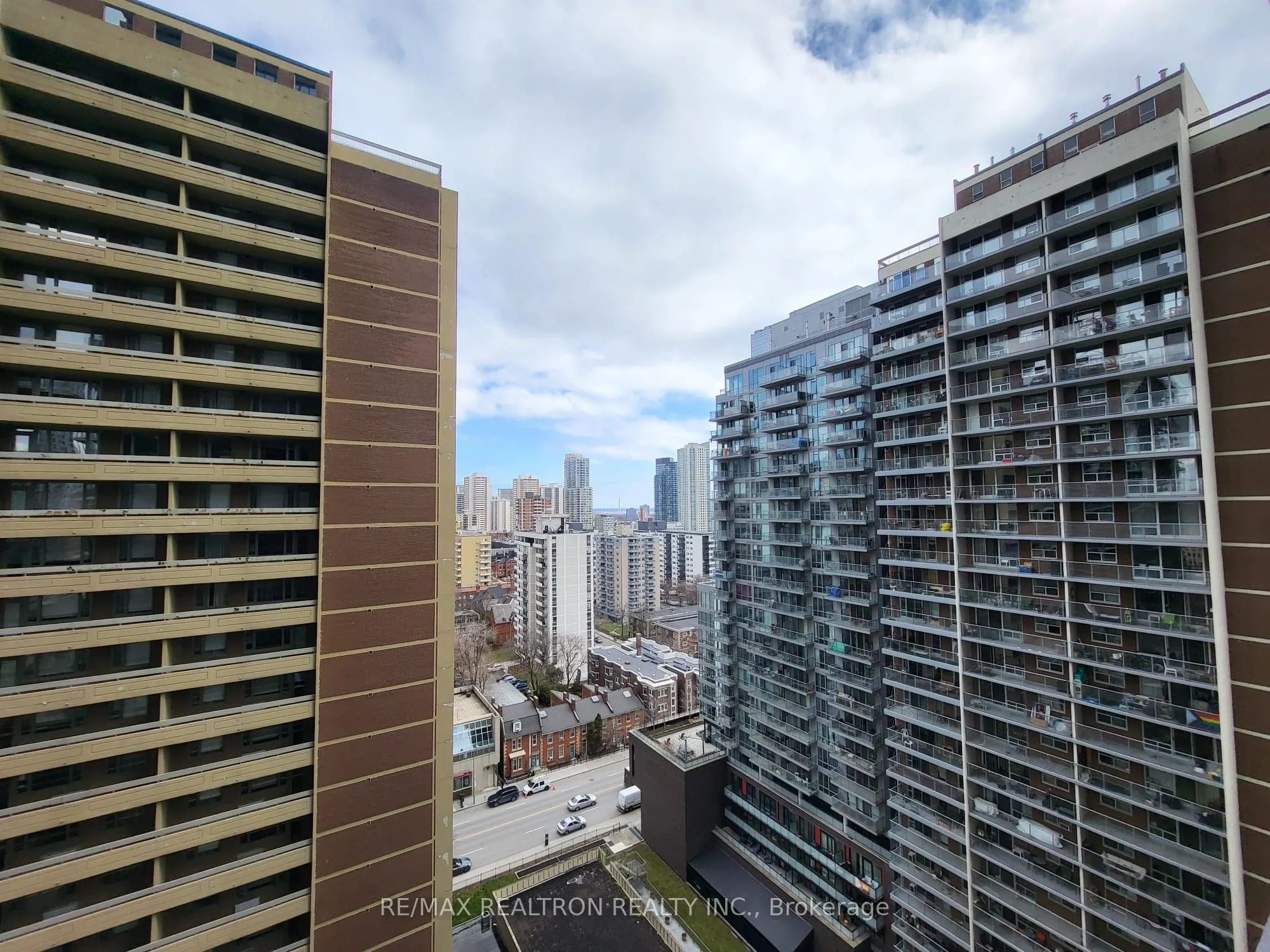 55 Charles Street E, #1502