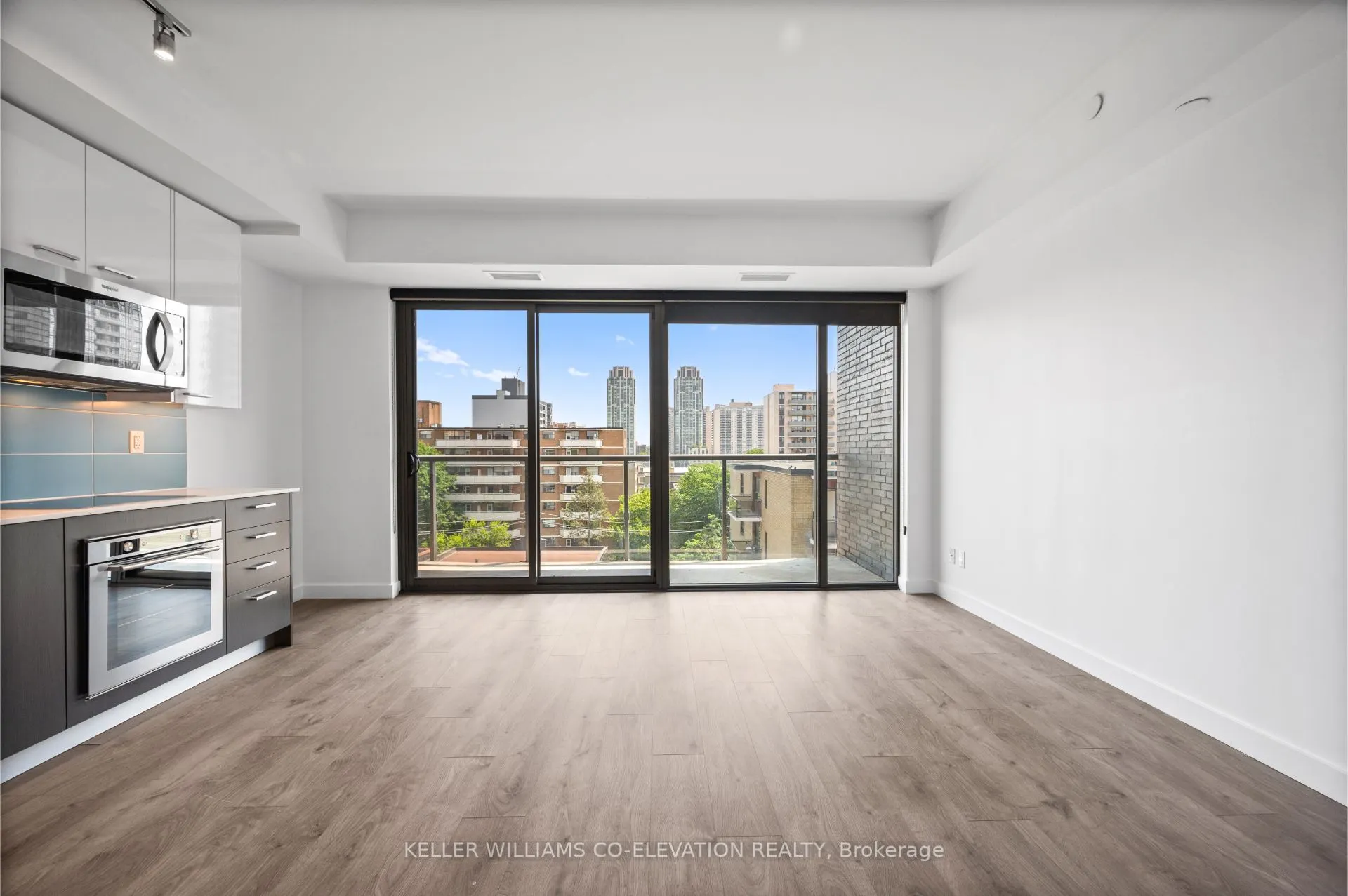109 Vaughan Road, #707