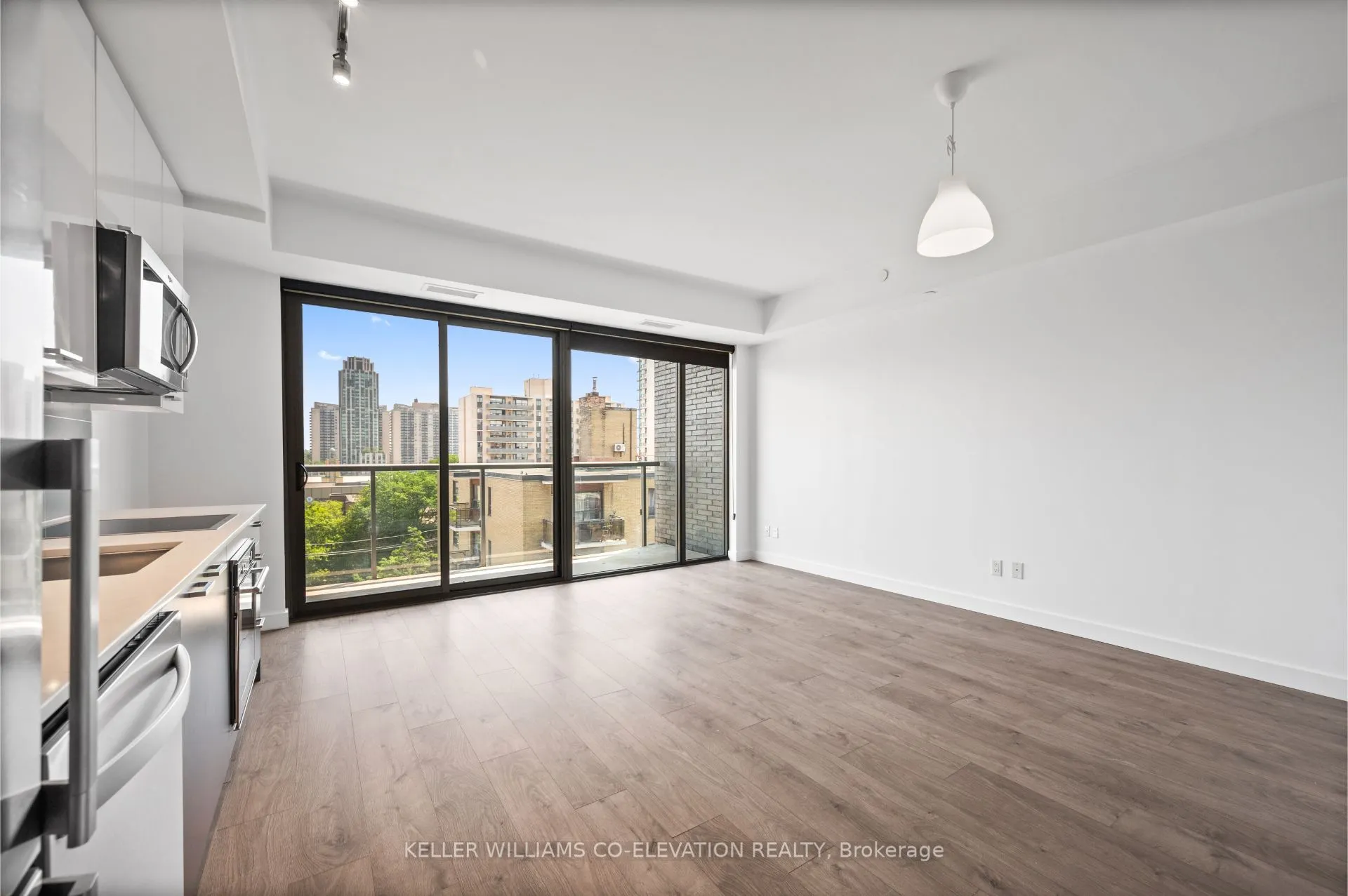 109 Vaughan Road, #707