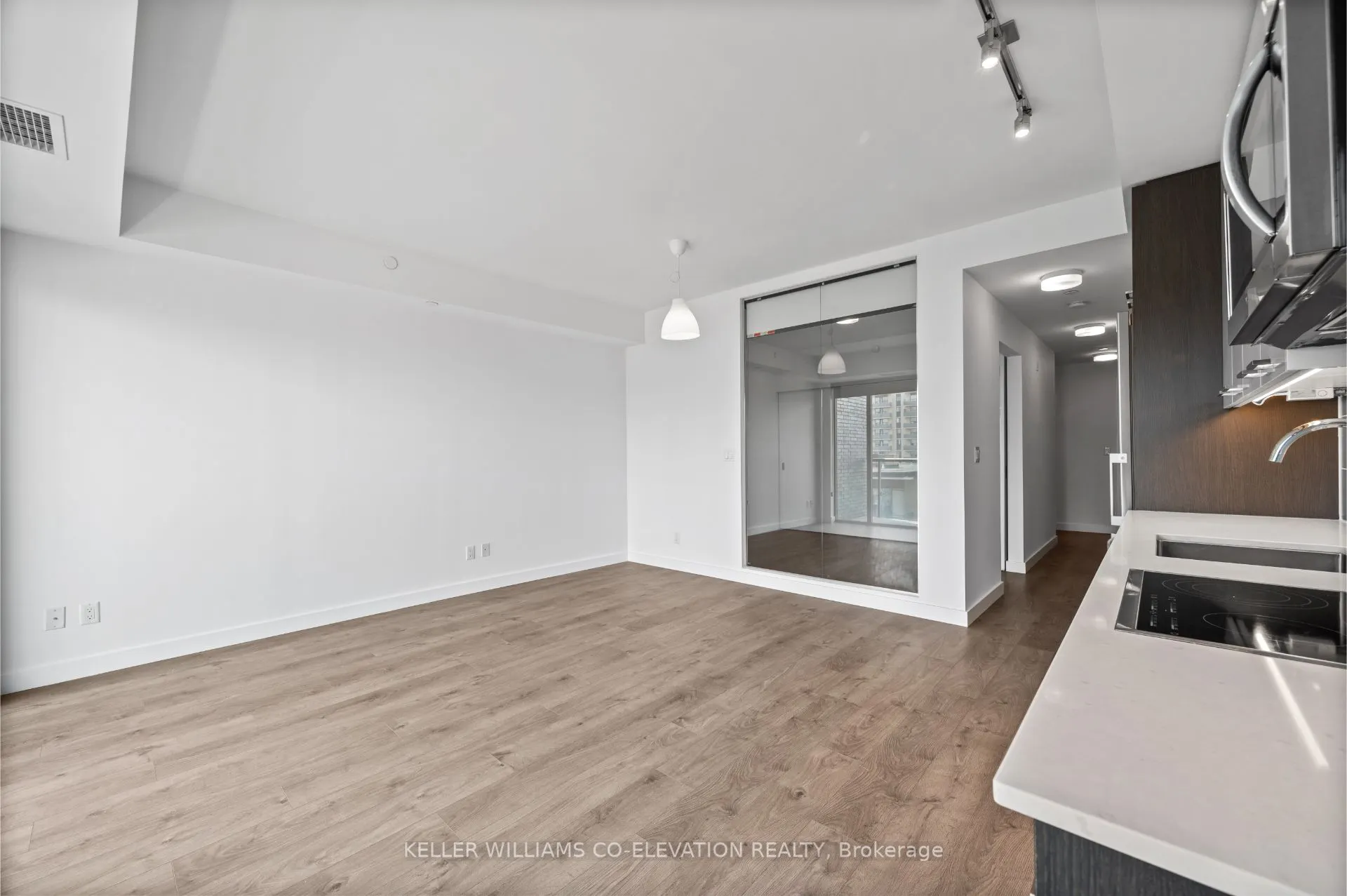109 Vaughan Road, #707