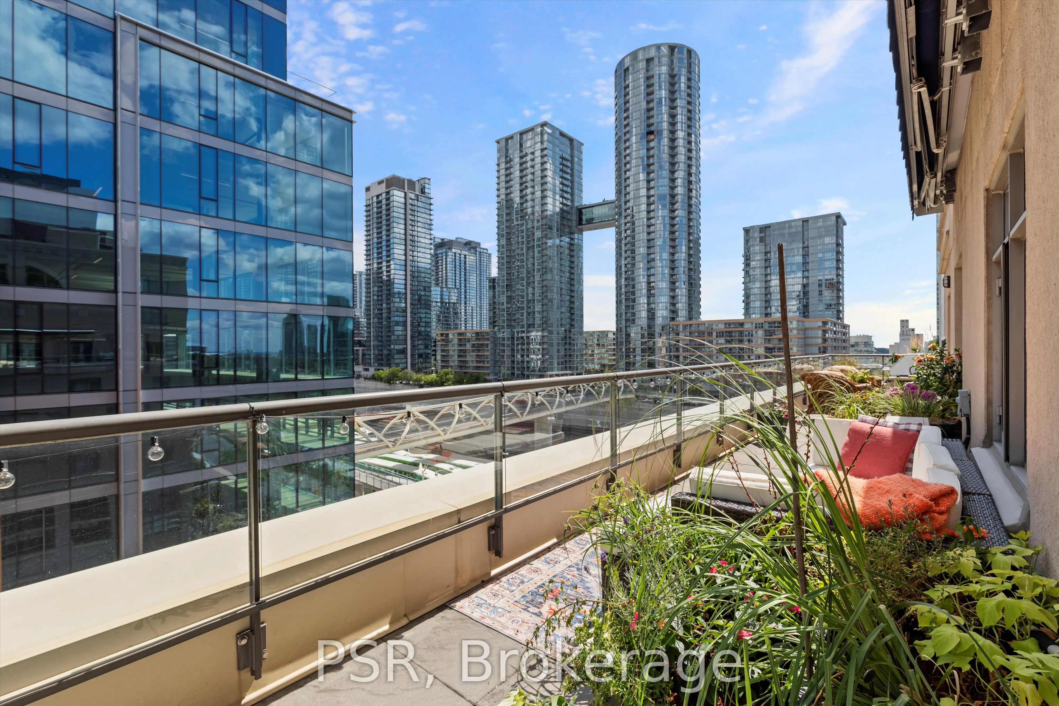 550 Front Street W, #620