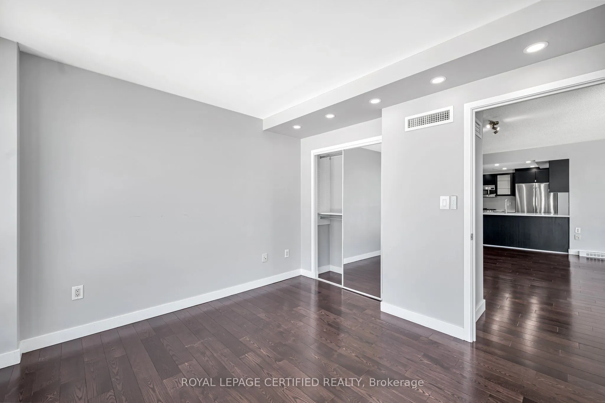 10 Navy Wharf Court, #4106