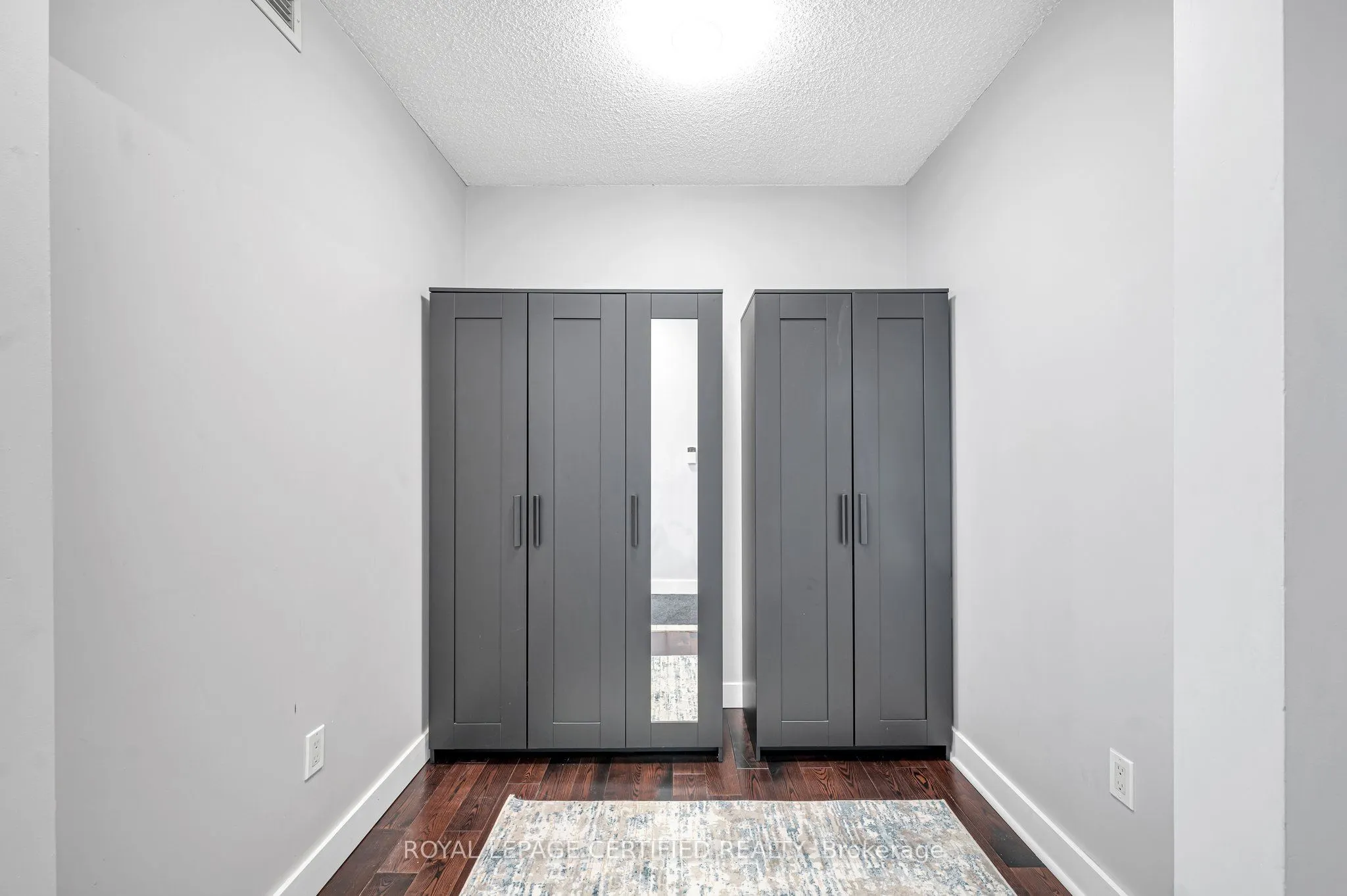 10 Navy Wharf Court, #4106