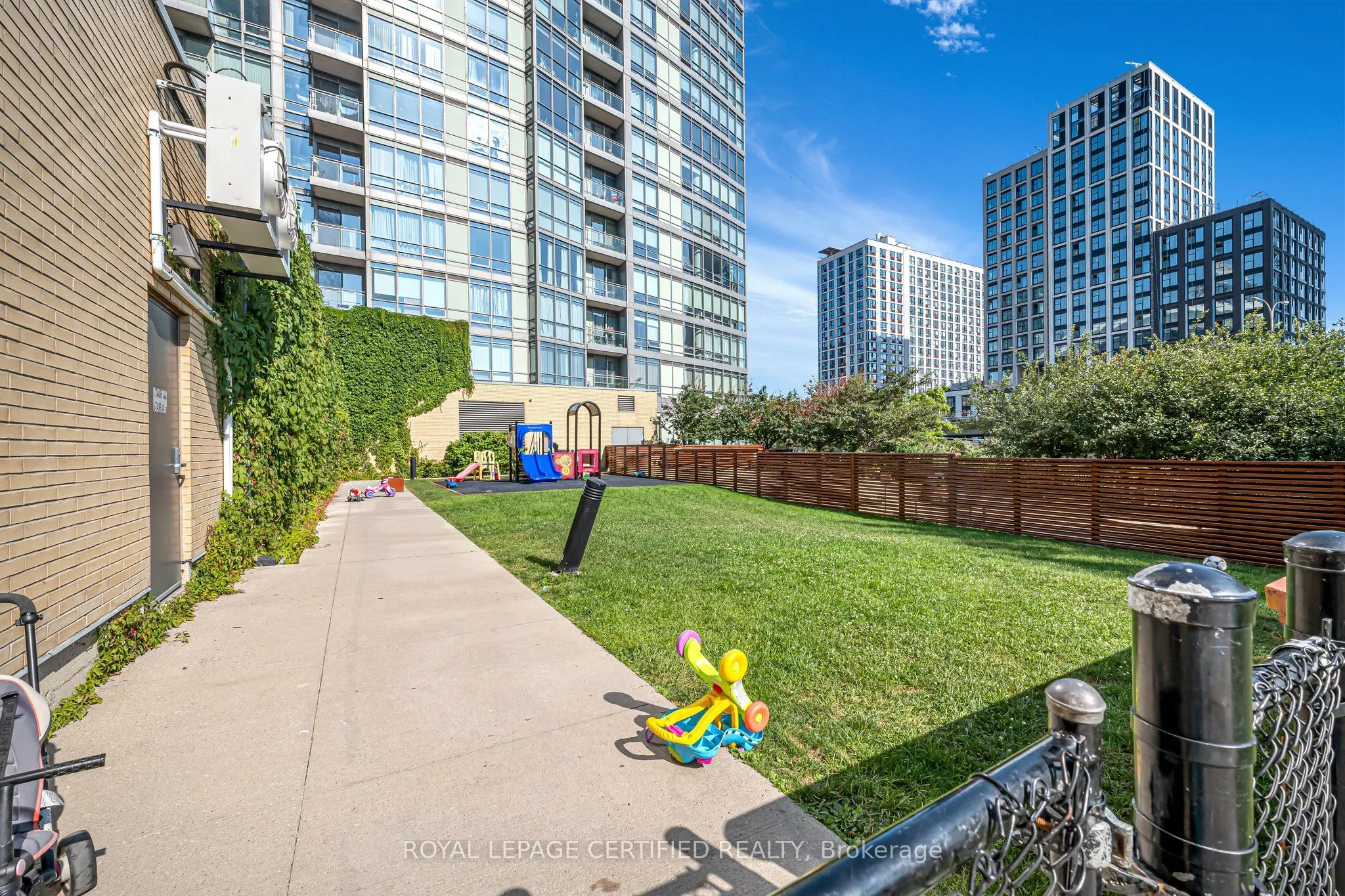 10 Navy Wharf Court, #4106