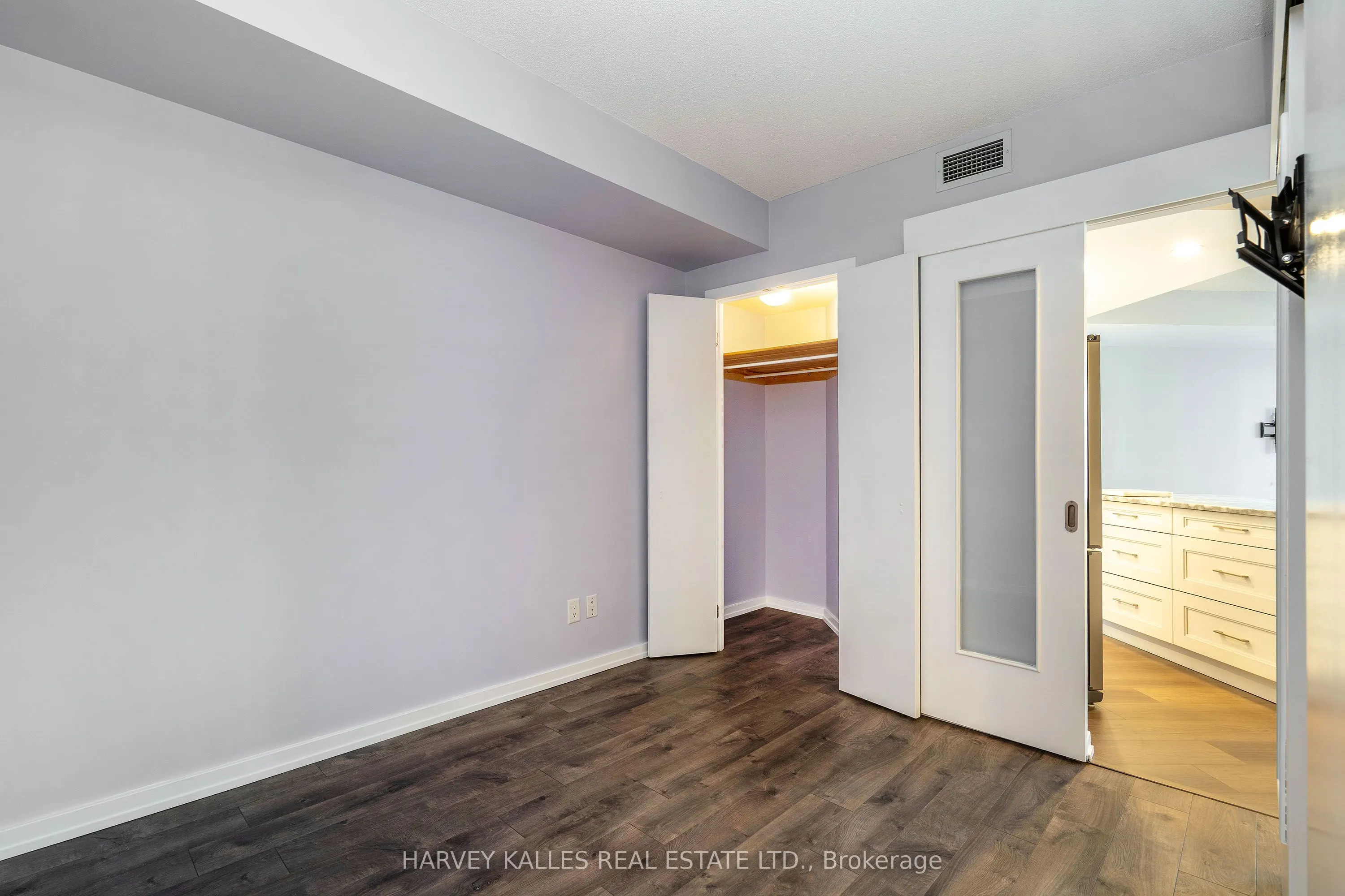 218 Queens Quay, #502