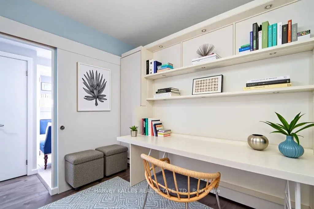 218 Queens Quay, #502