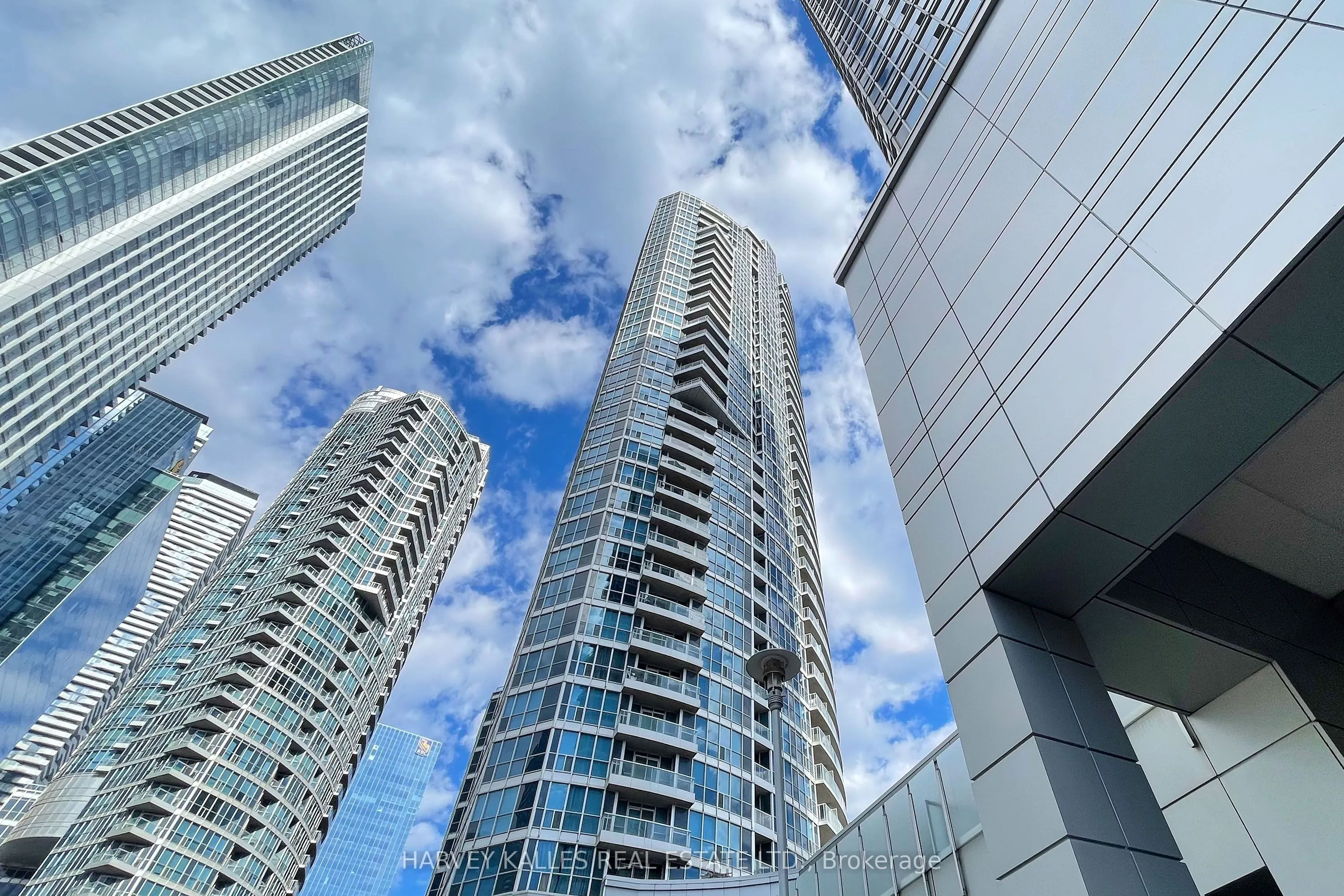 218 Queens Quay, #502
