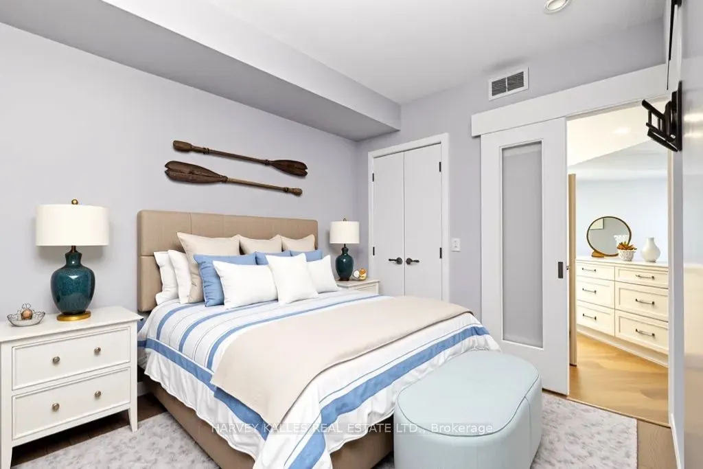 218 Queens Quay, #502