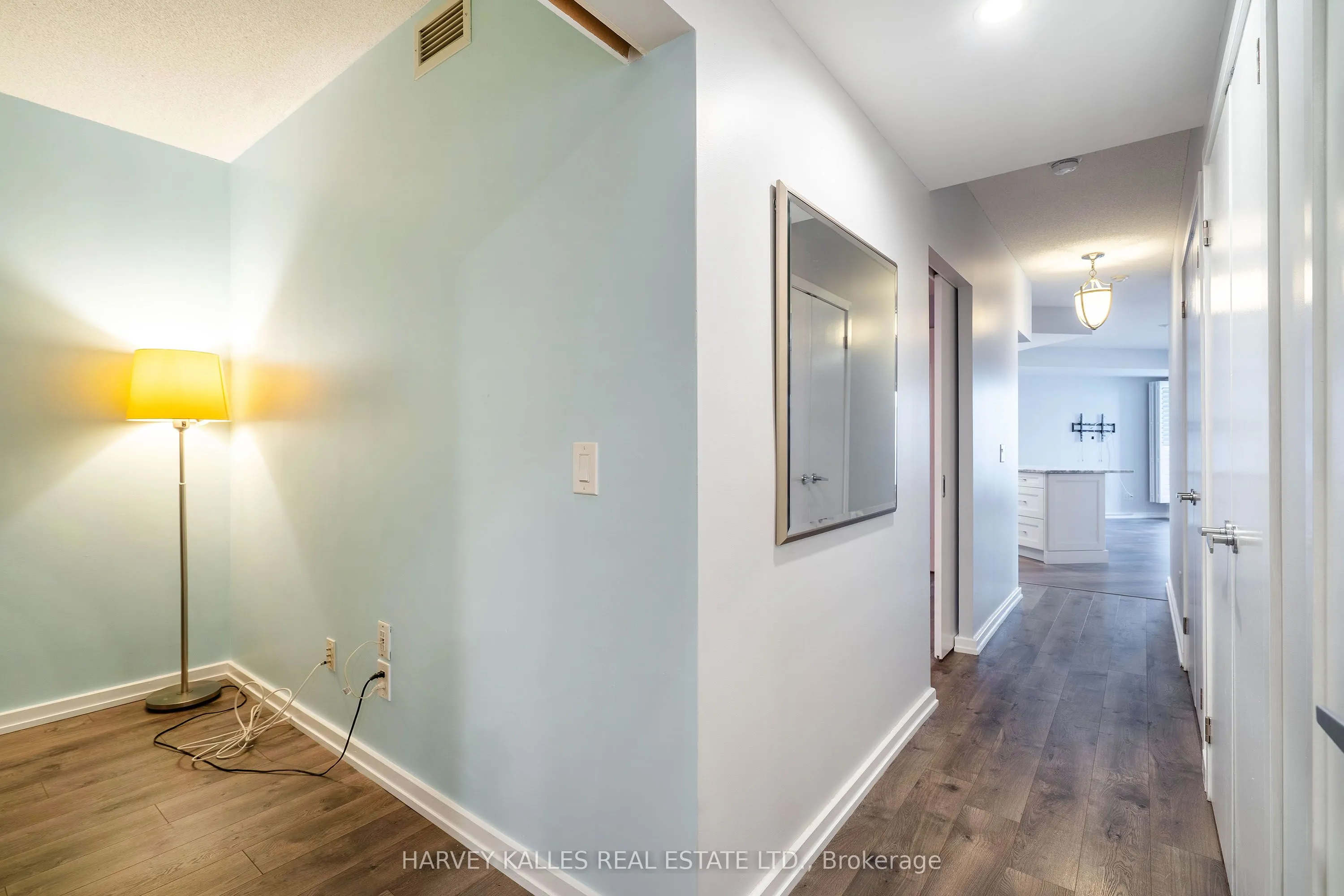 218 Queens Quay, #502