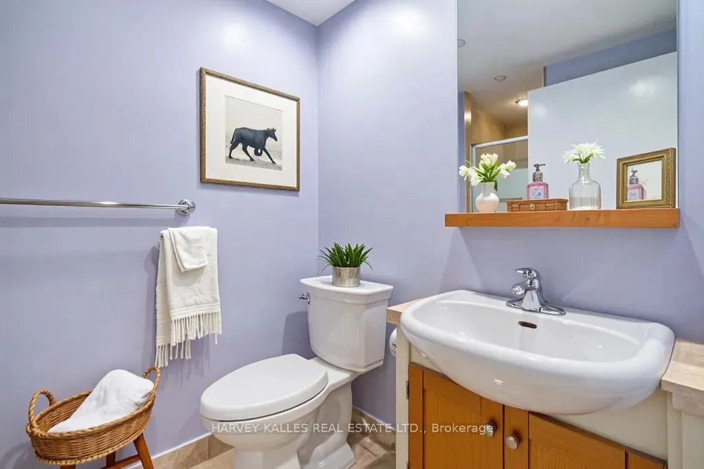 218 Queens Quay, #502