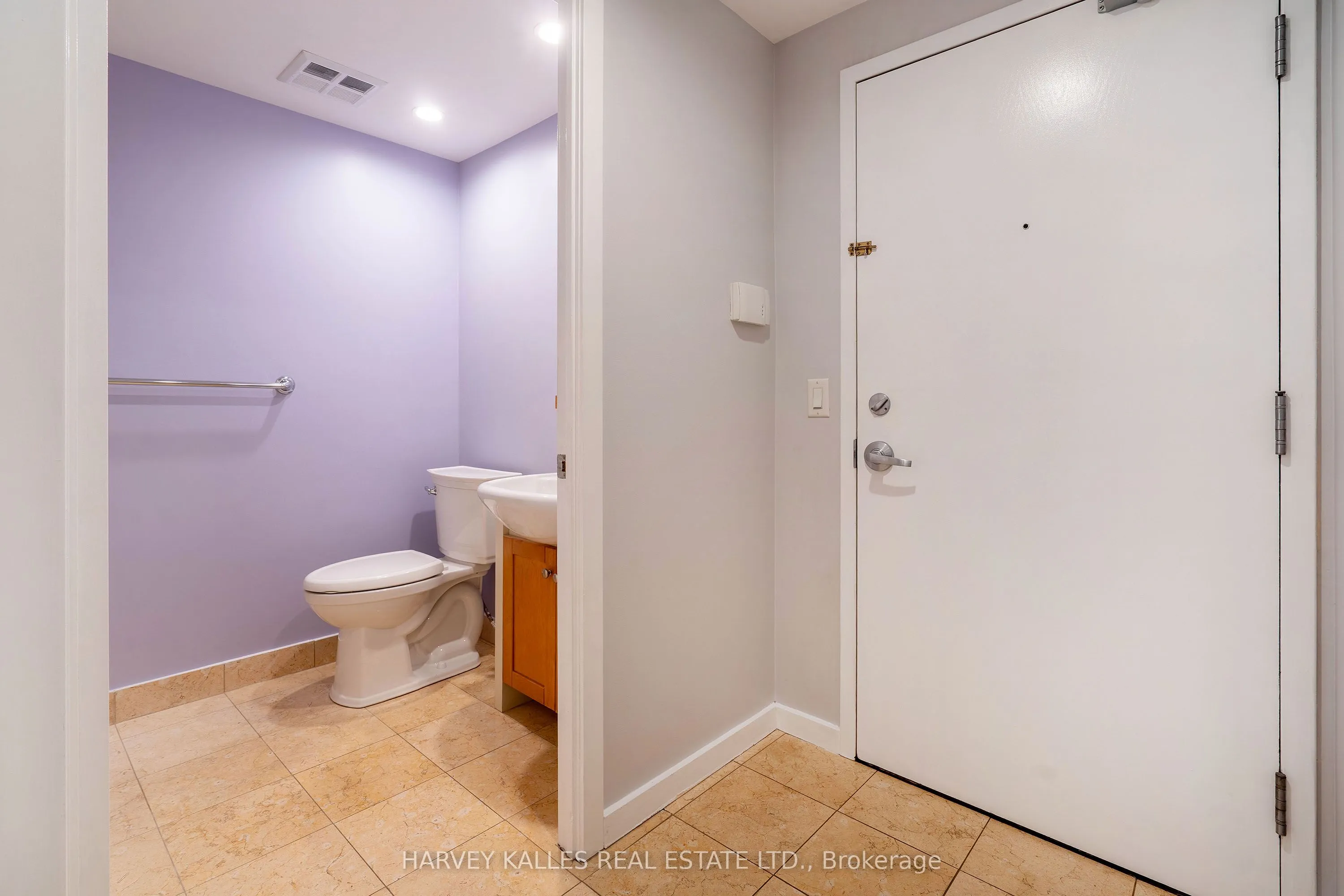 218 Queens Quay, #502