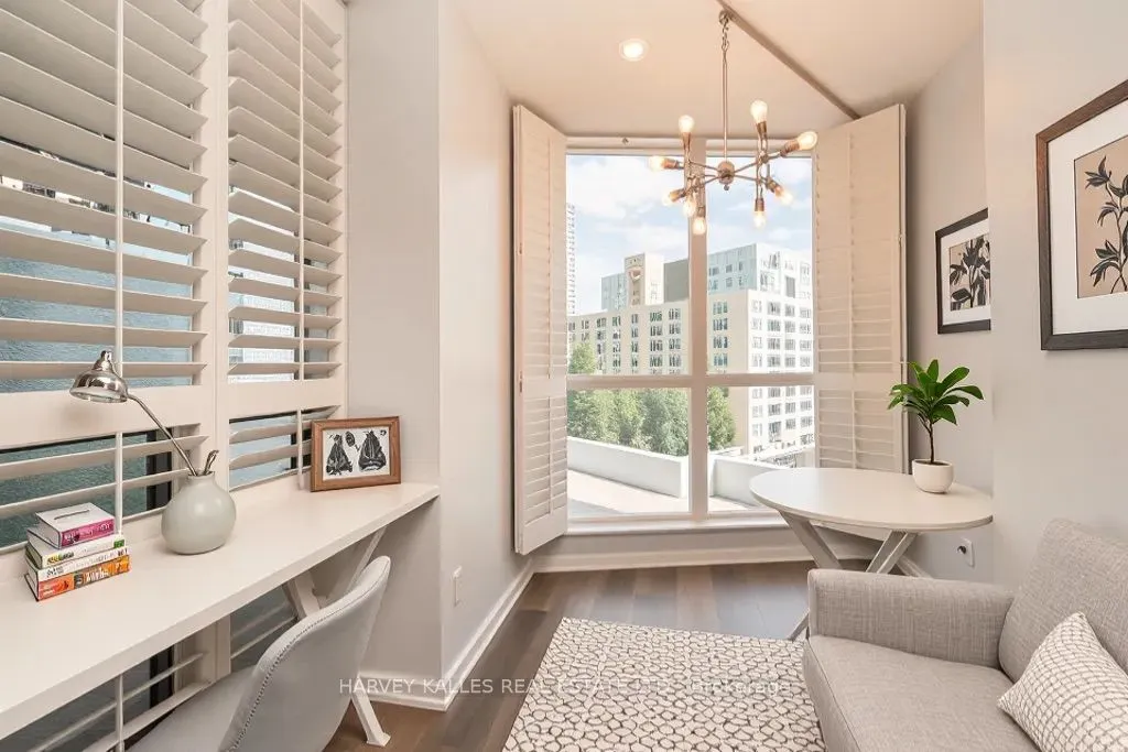 218 Queens Quay, #502
