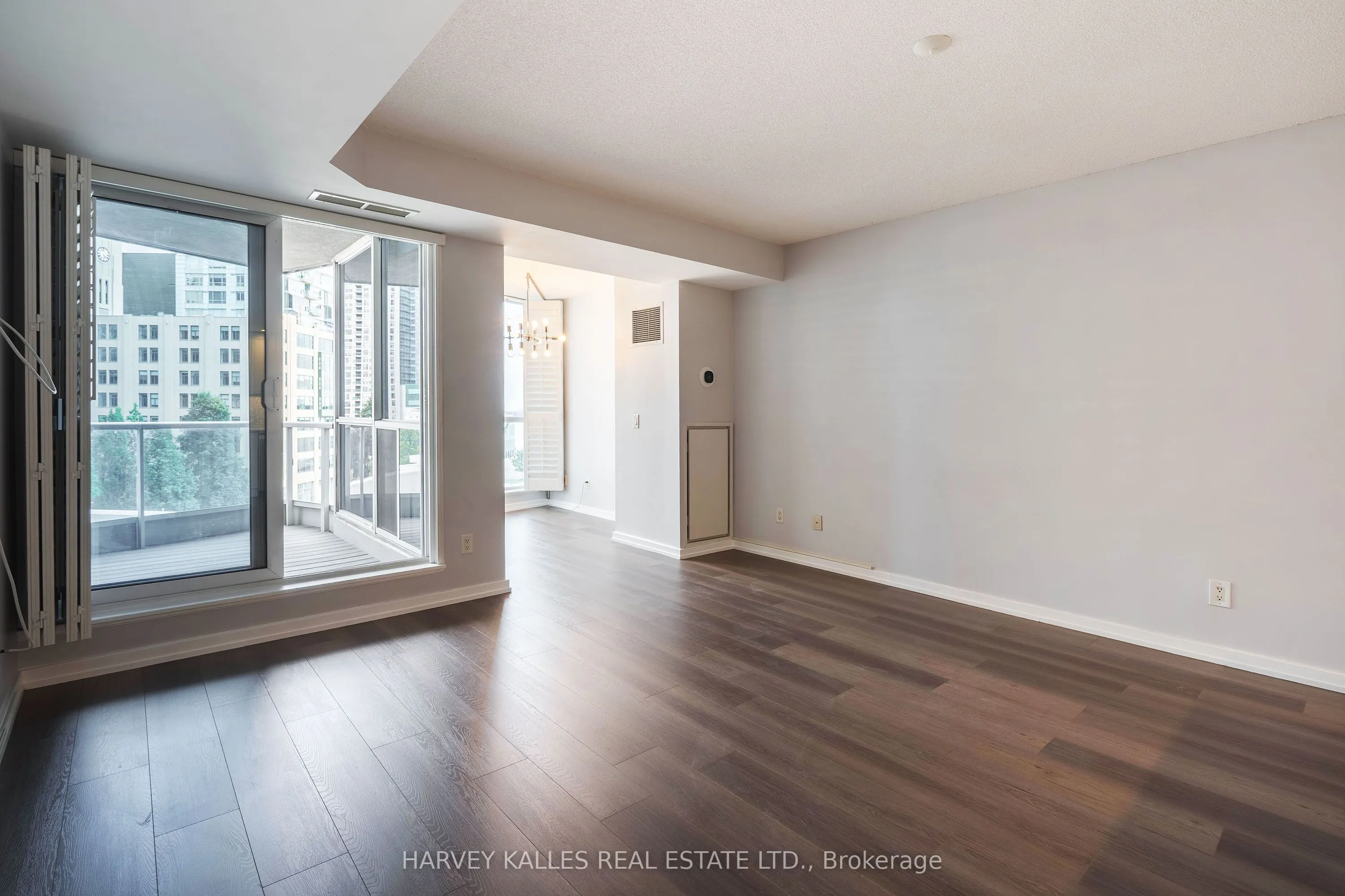 218 Queens Quay, #502