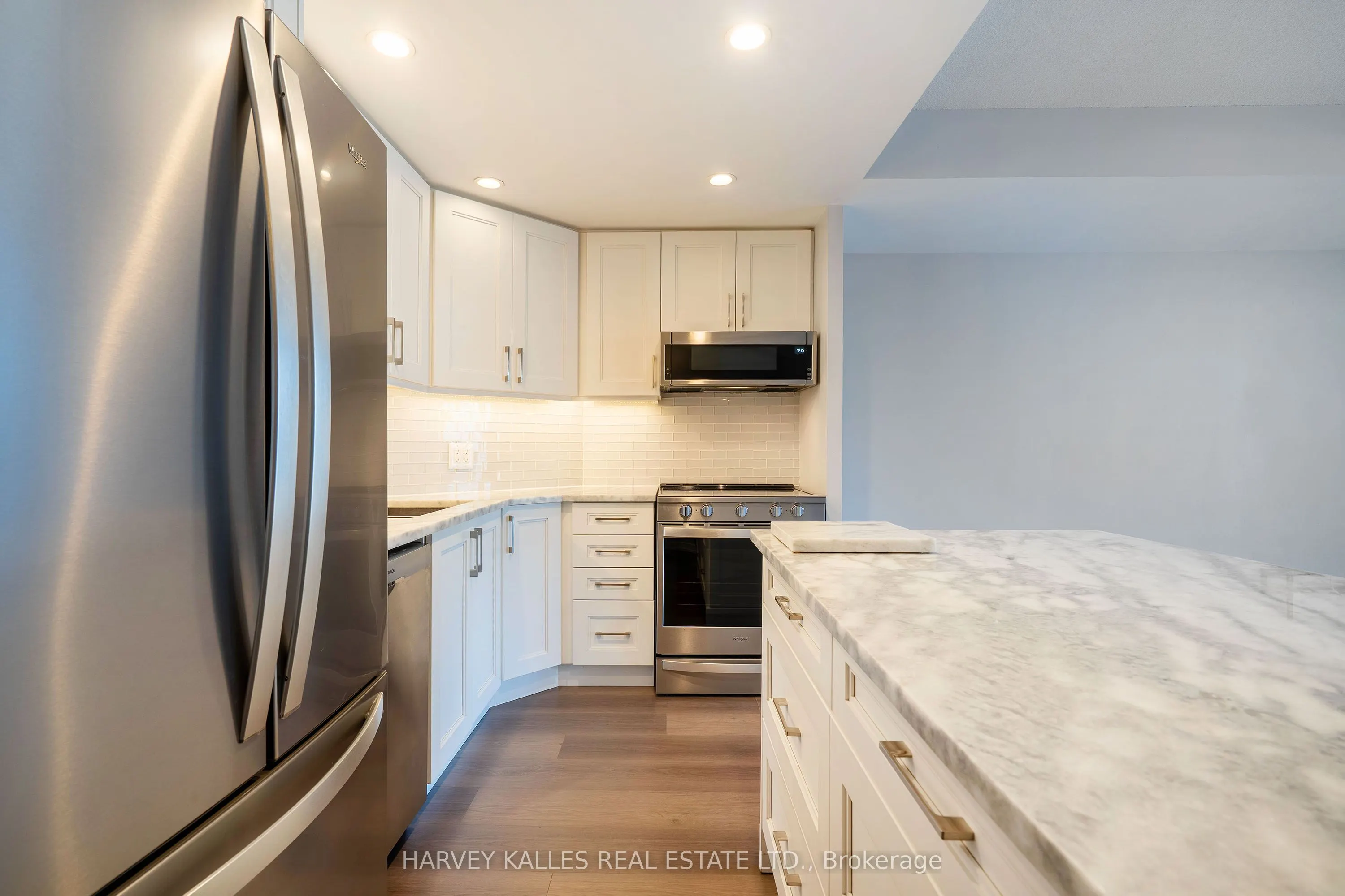 218 Queens Quay, #502