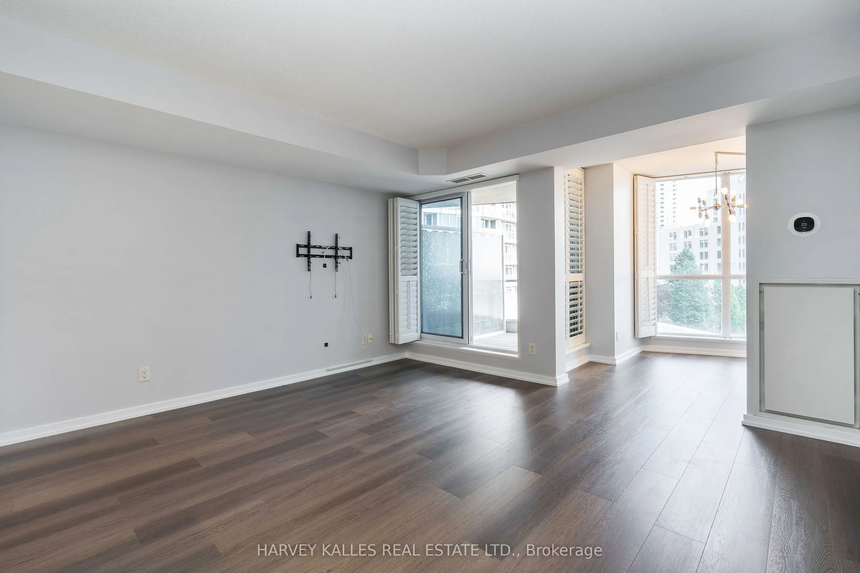 218 Queens Quay, #502