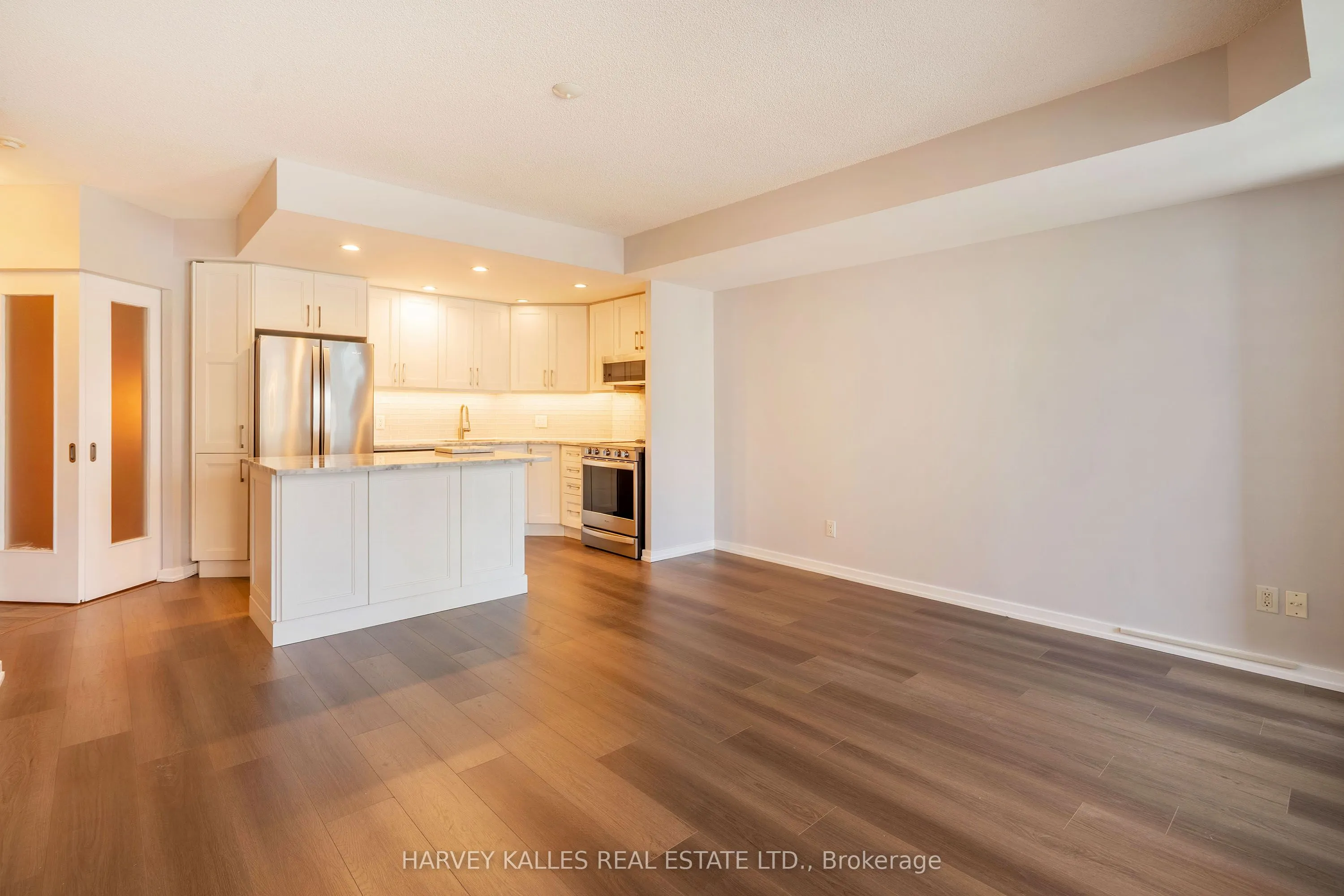 218 Queens Quay, #502